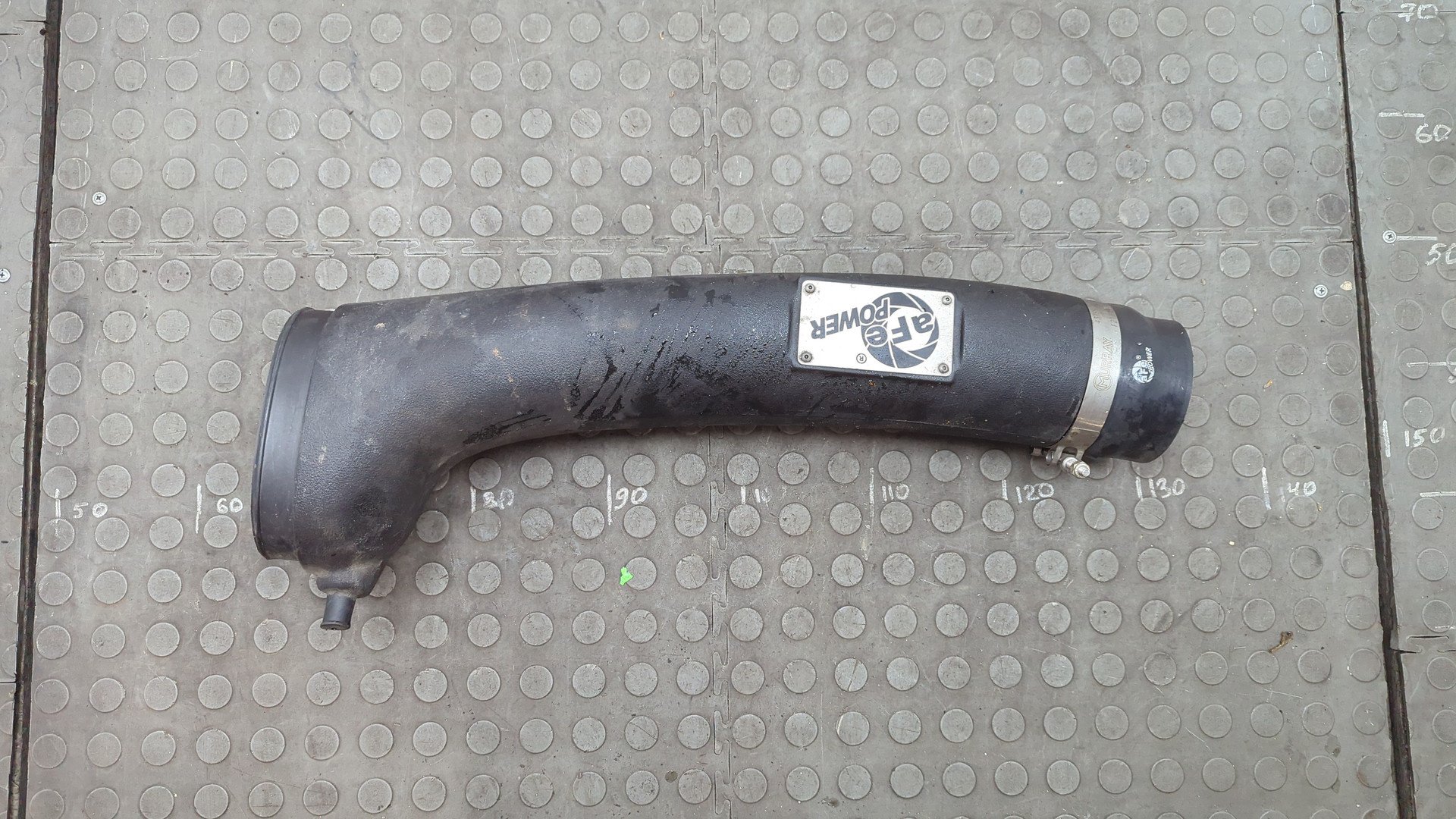 Патрубок воздушного фильтра