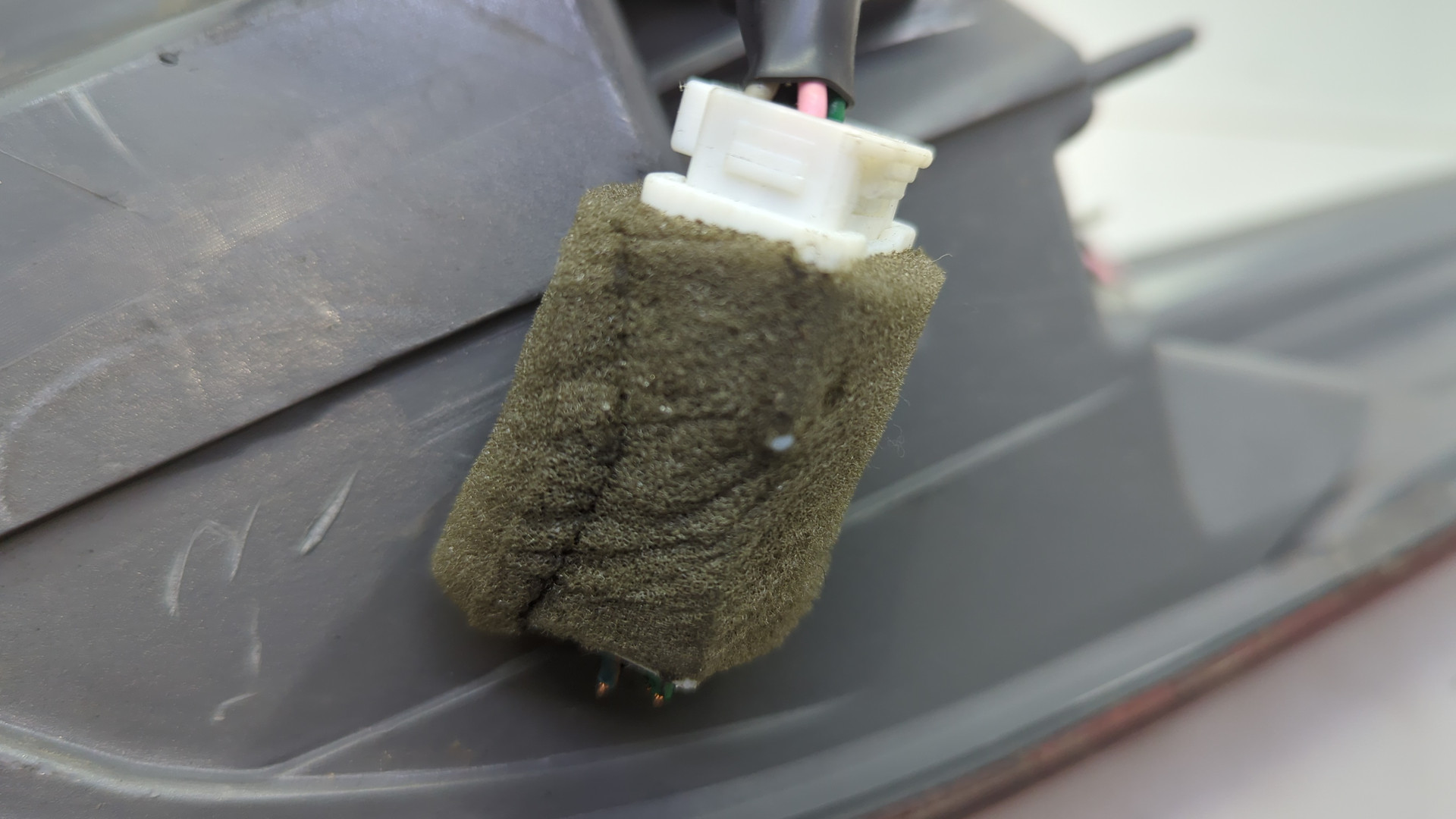 Фонарь задний левый