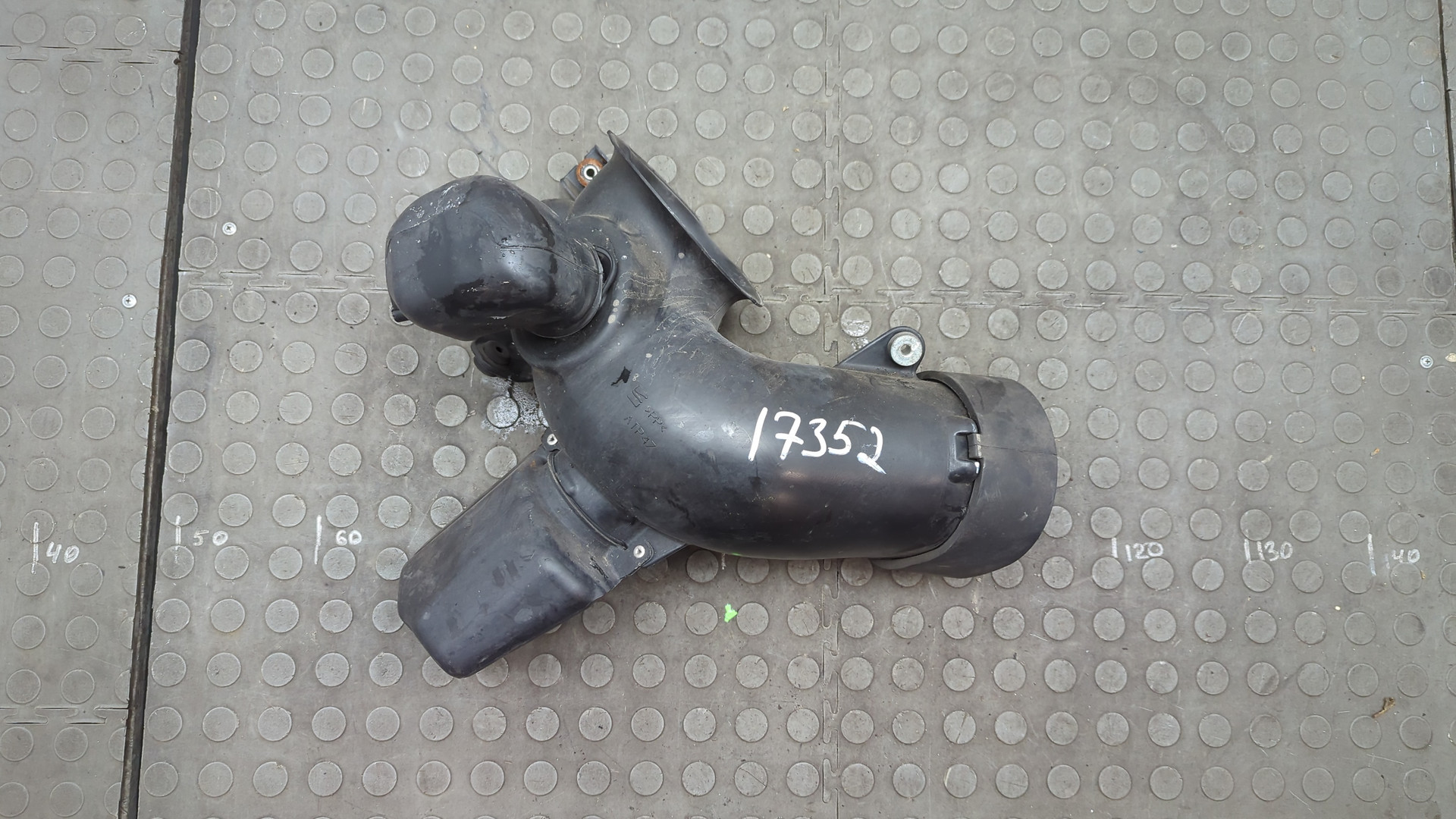 Патрубок воздушного фильтра