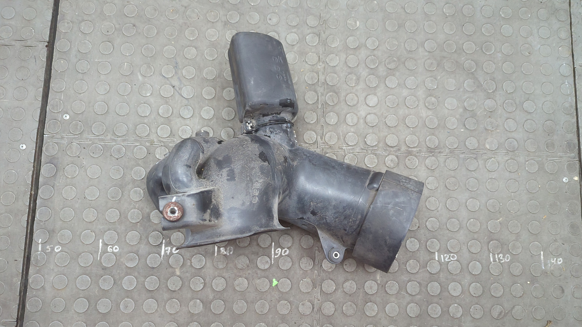 Патрубок воздушного фильтра