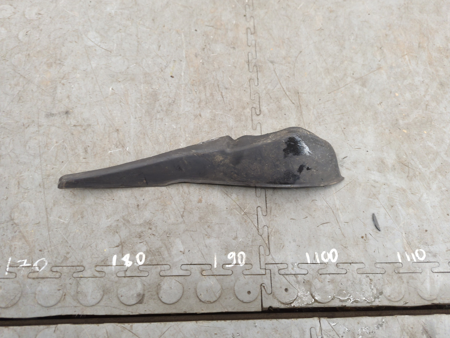 Молдинг лобового стекла