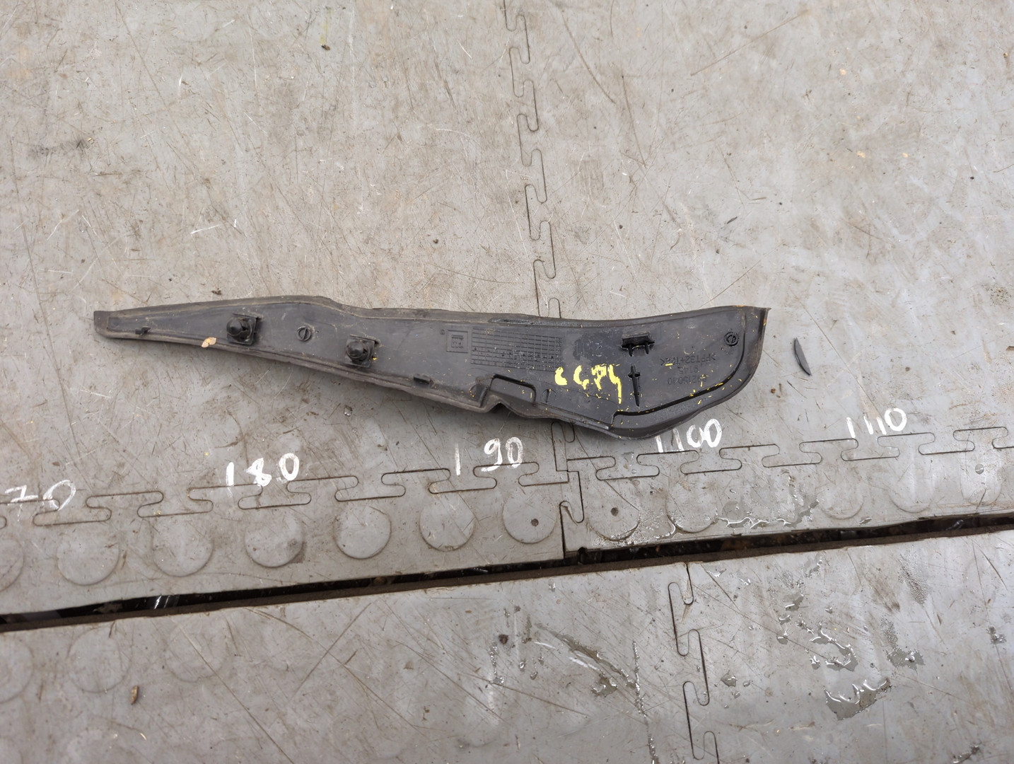 Молдинг лобового стекла