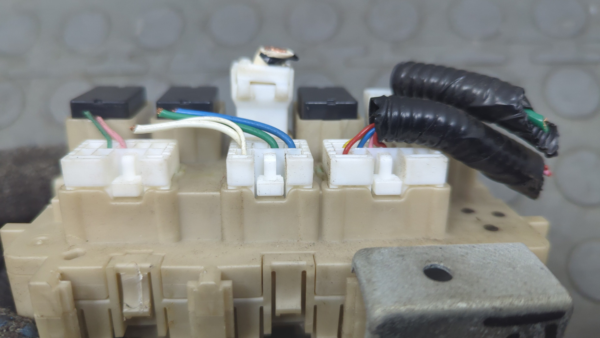 Блок предохранителей