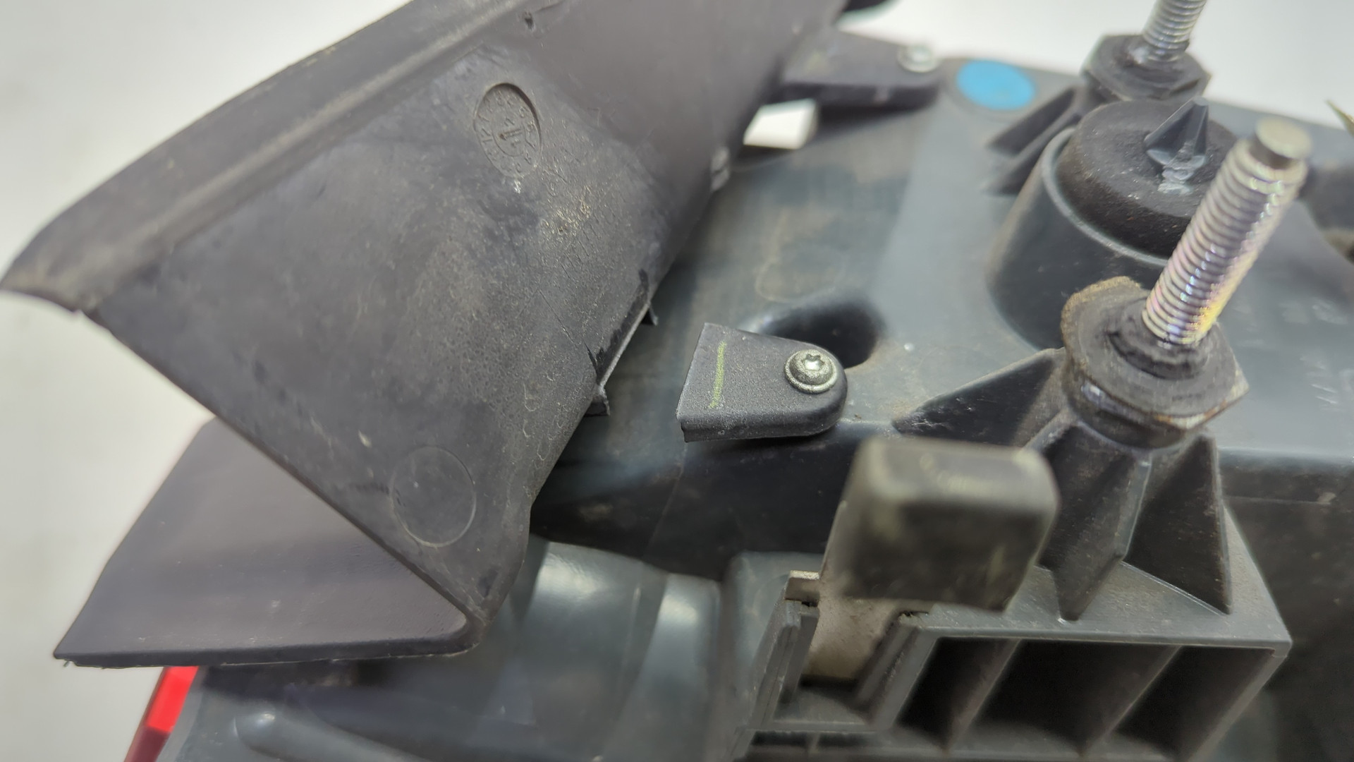 Фонарь задний левый