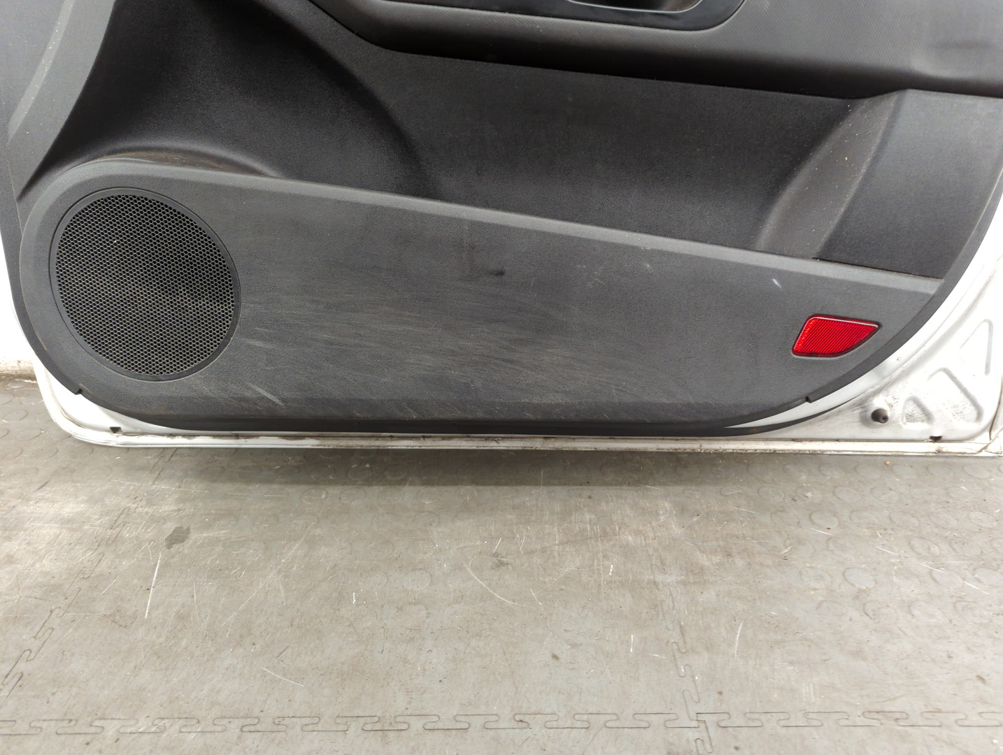 Дверь передняя правая