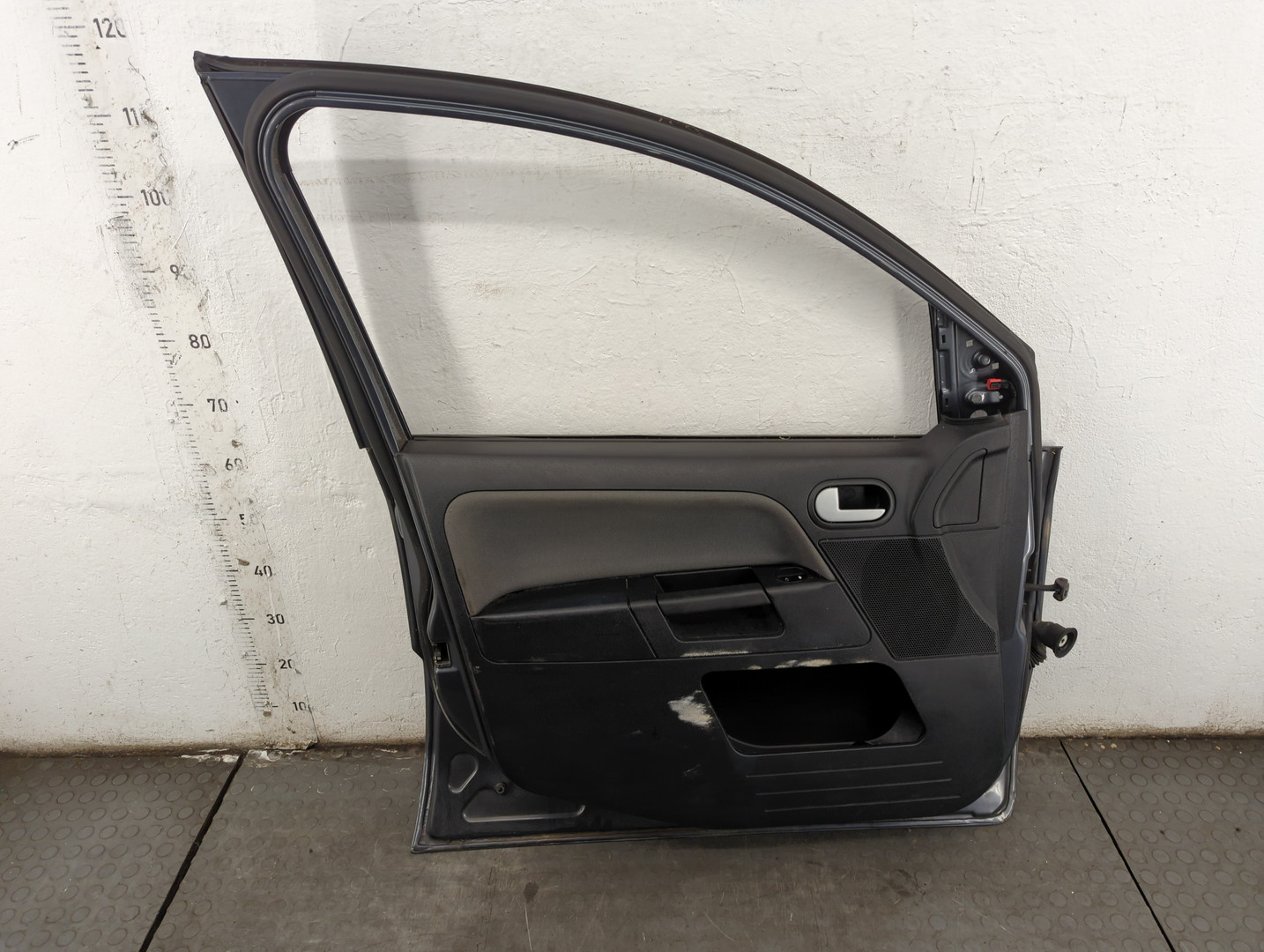 Дверь передняя левая