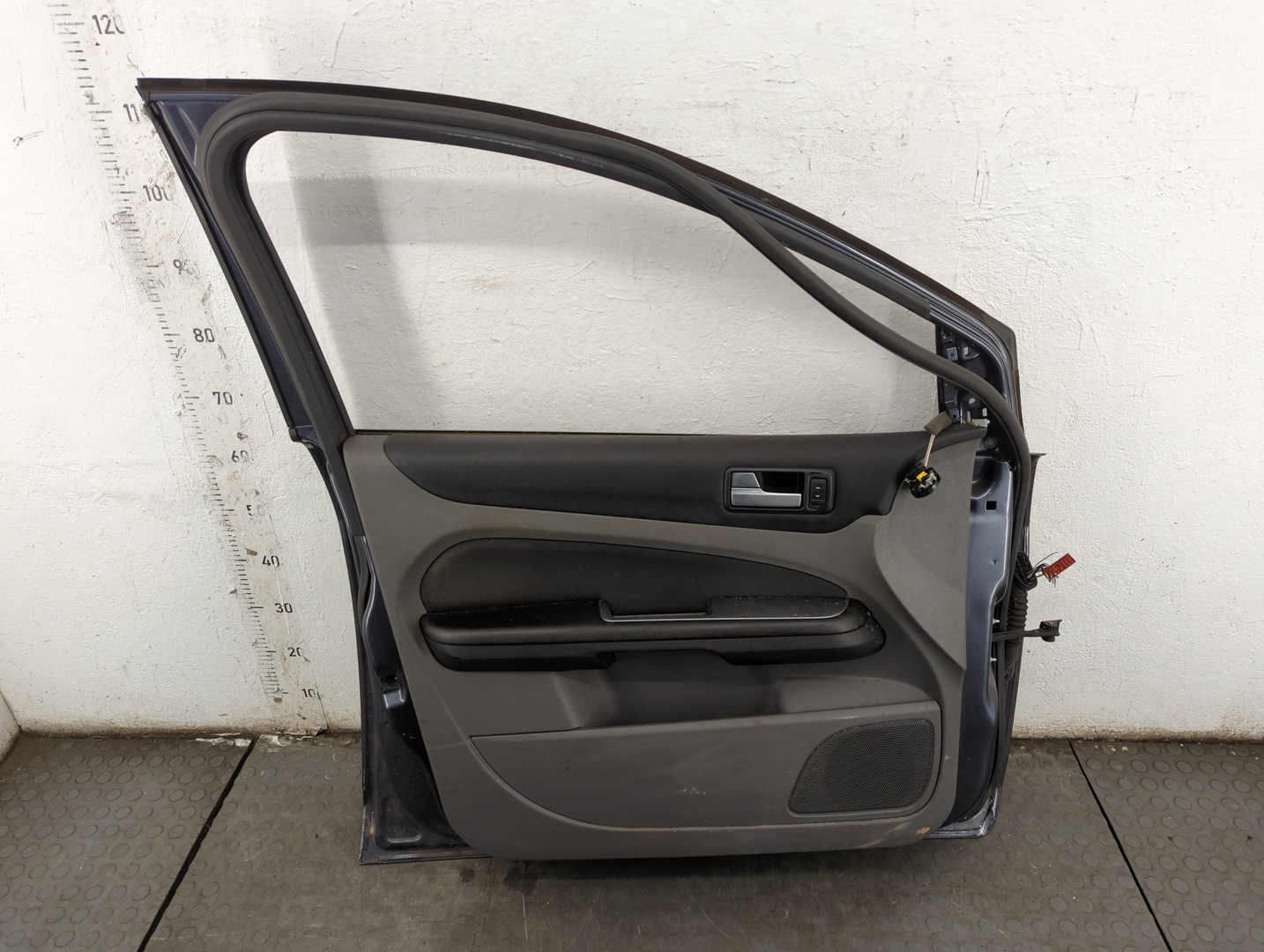 Дверь передняя левая