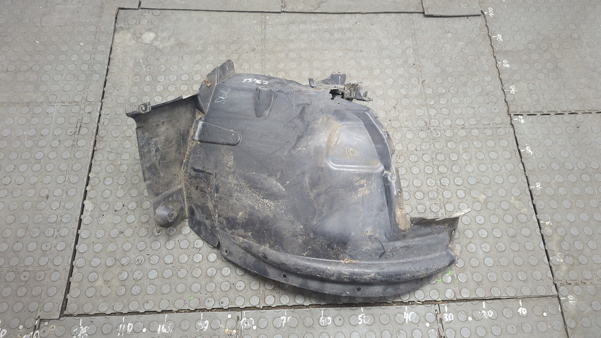 Локер передний правый