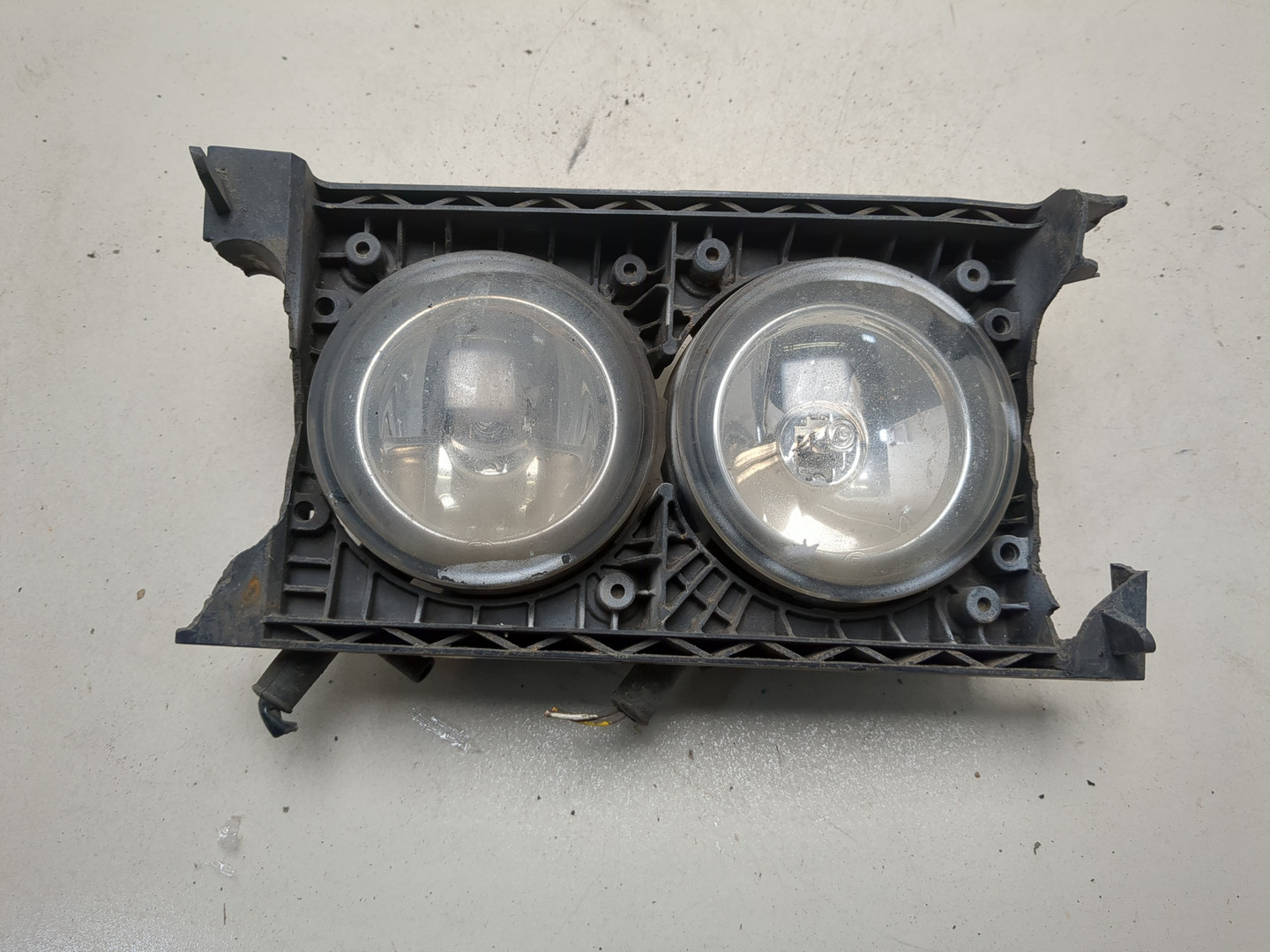 Фара противотуманная правая