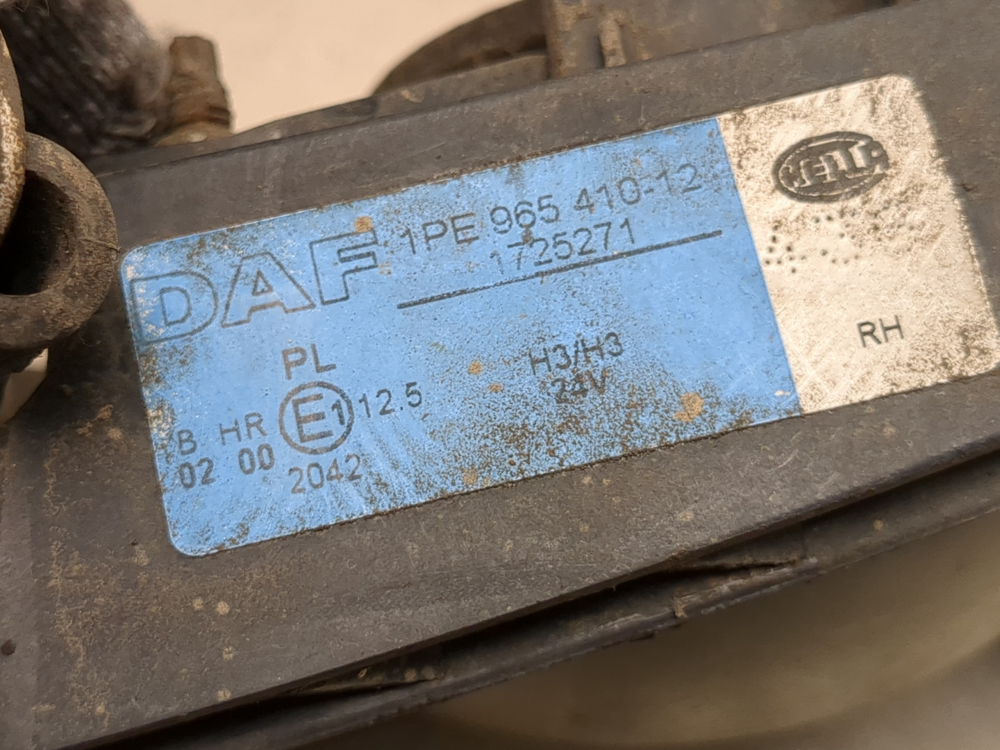 Фара противотуманная правая