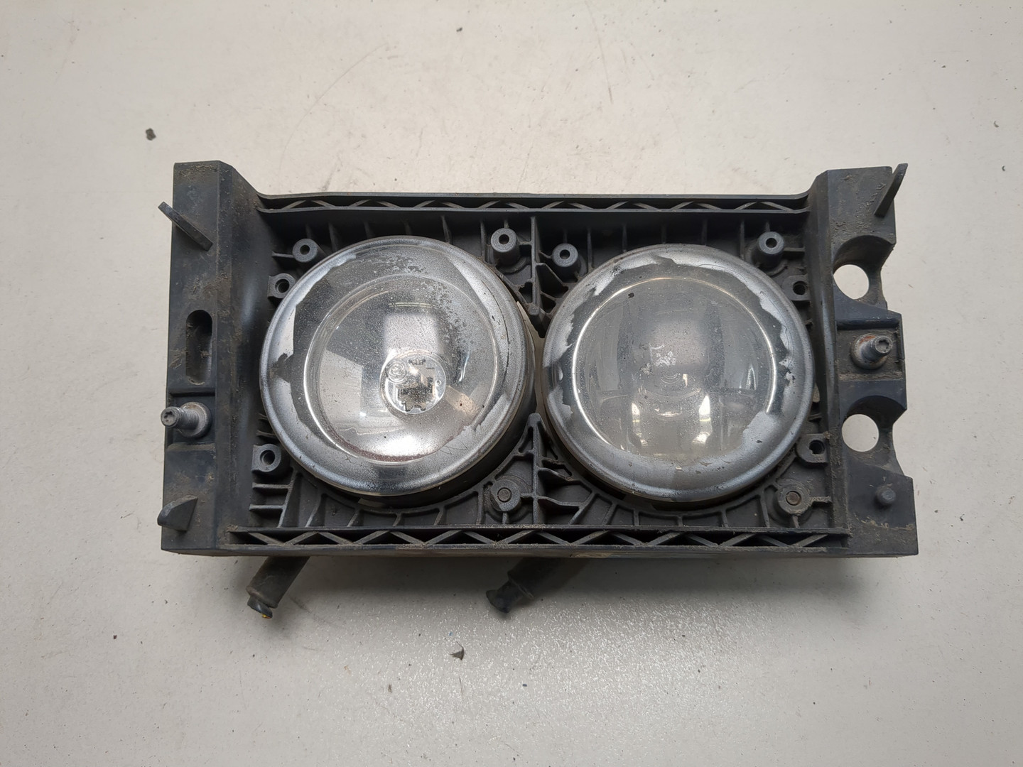 Фара противотуманная левая