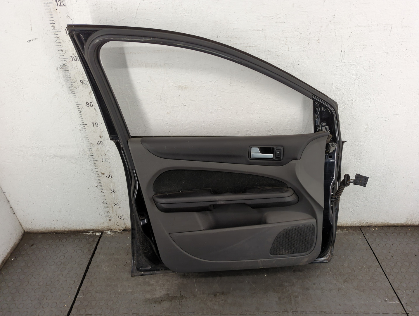 Дверь передняя левая