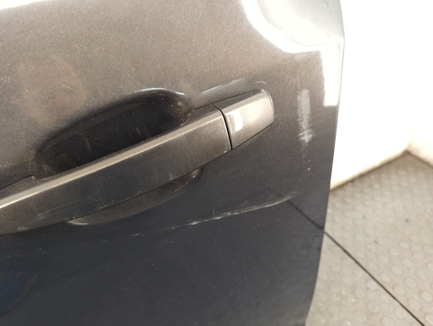 Дверь передняя левая