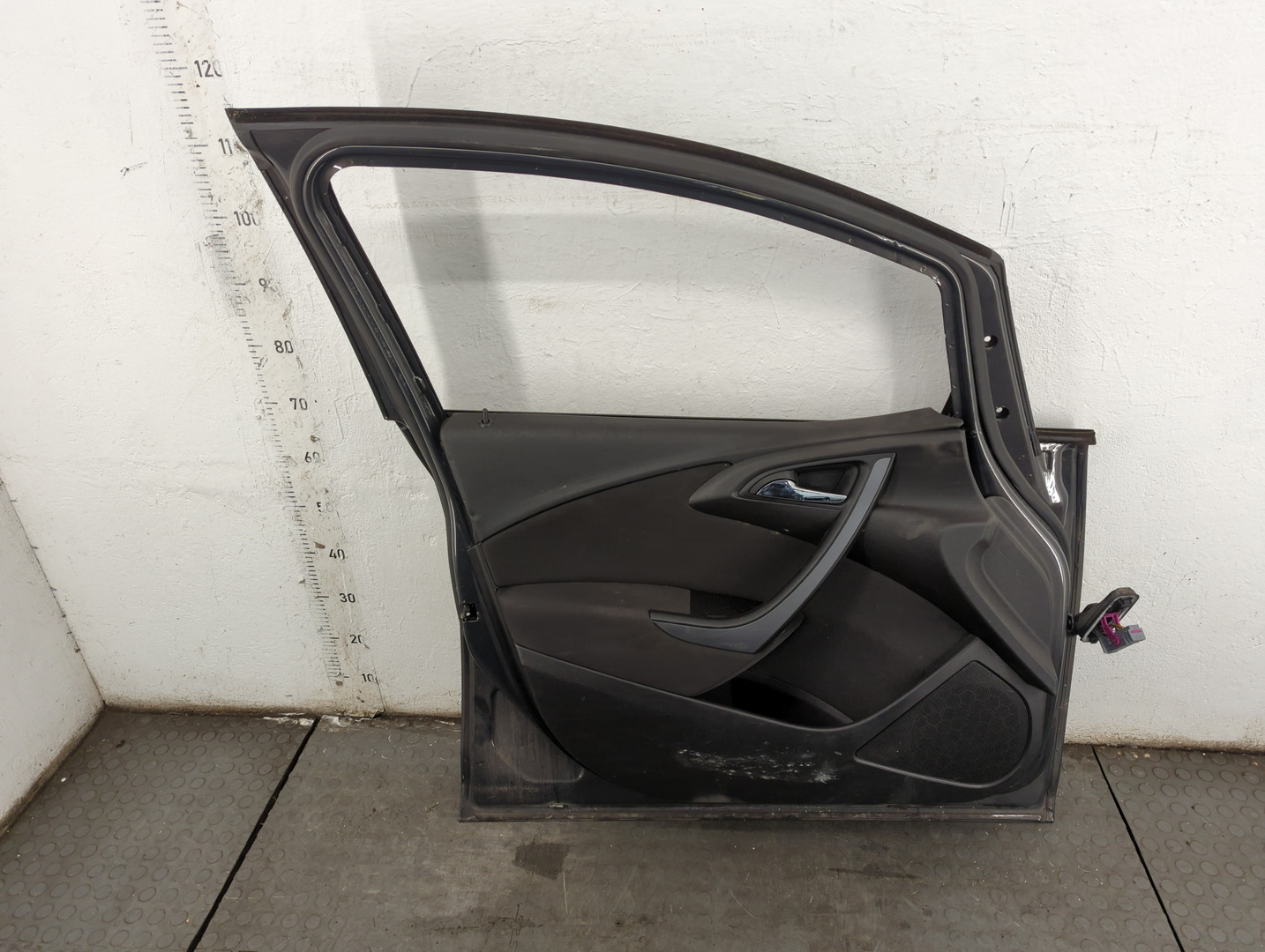 Дверь передняя левая