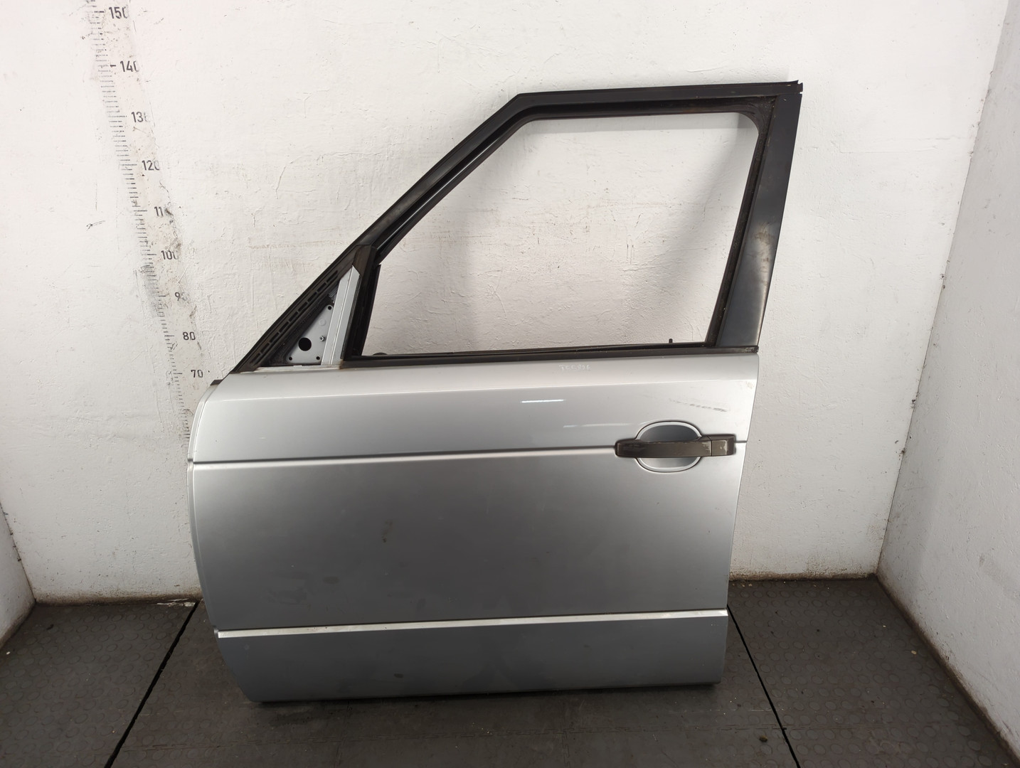 Дверь передняя левая