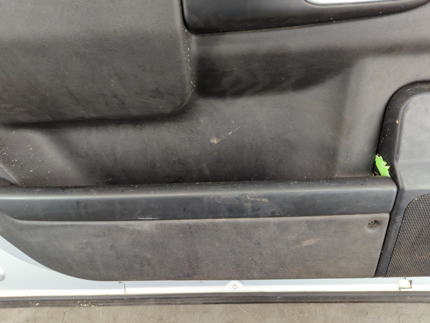 Дверь передняя левая