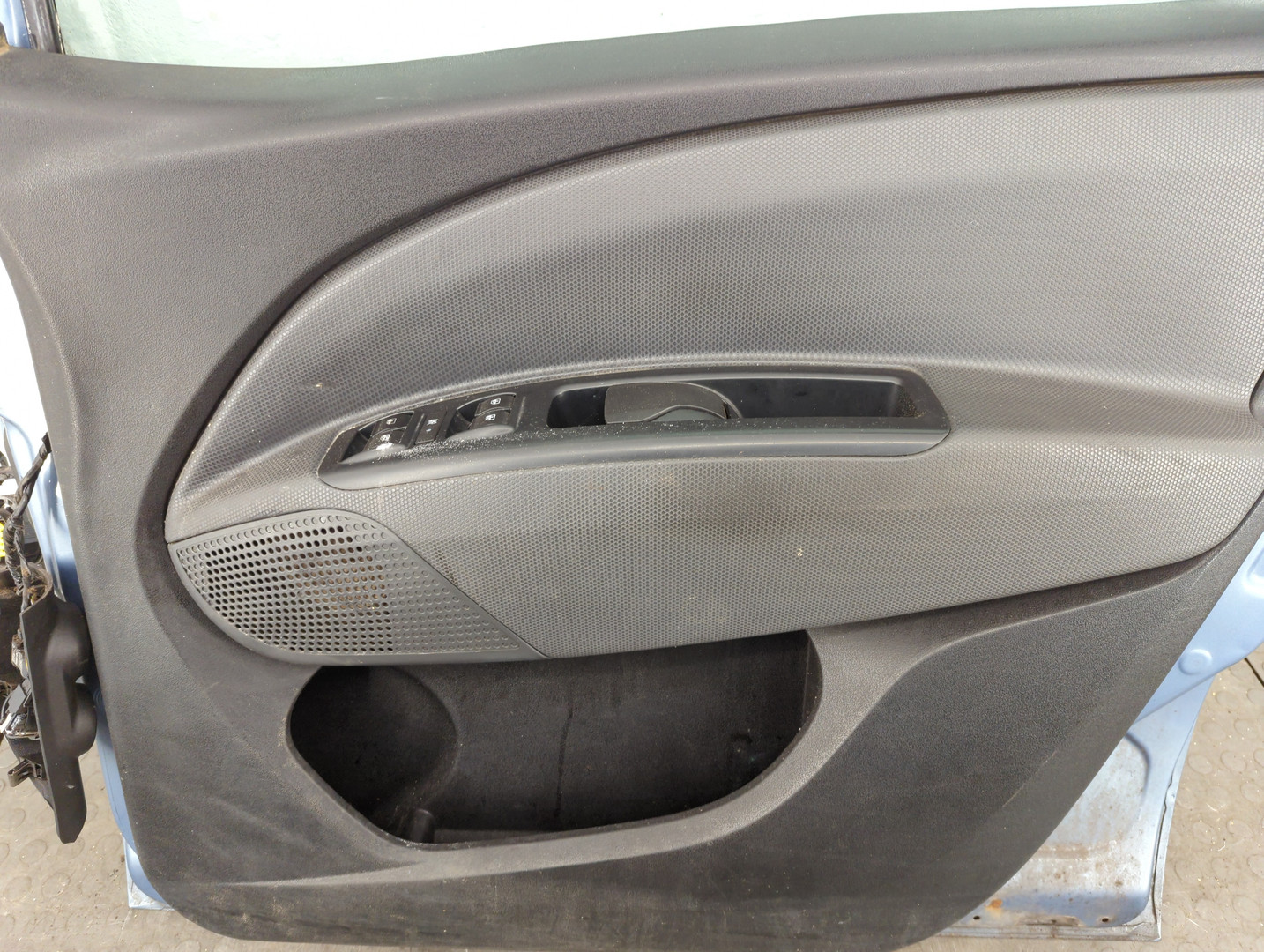 Дверь передняя правая