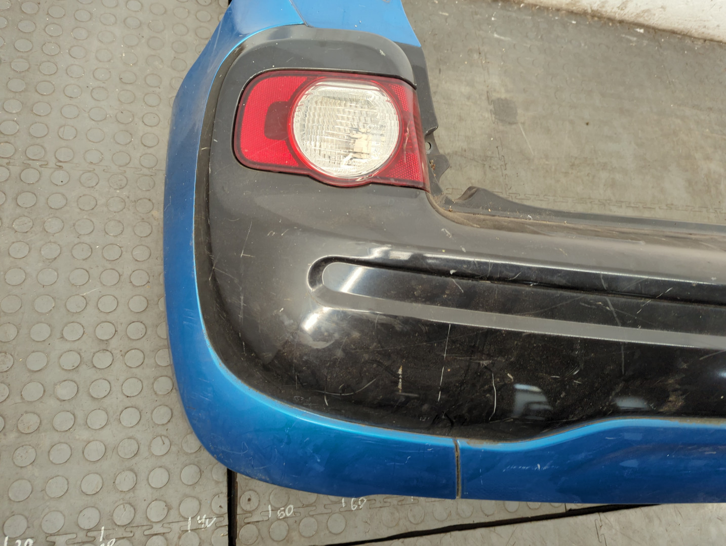 Бампер задний