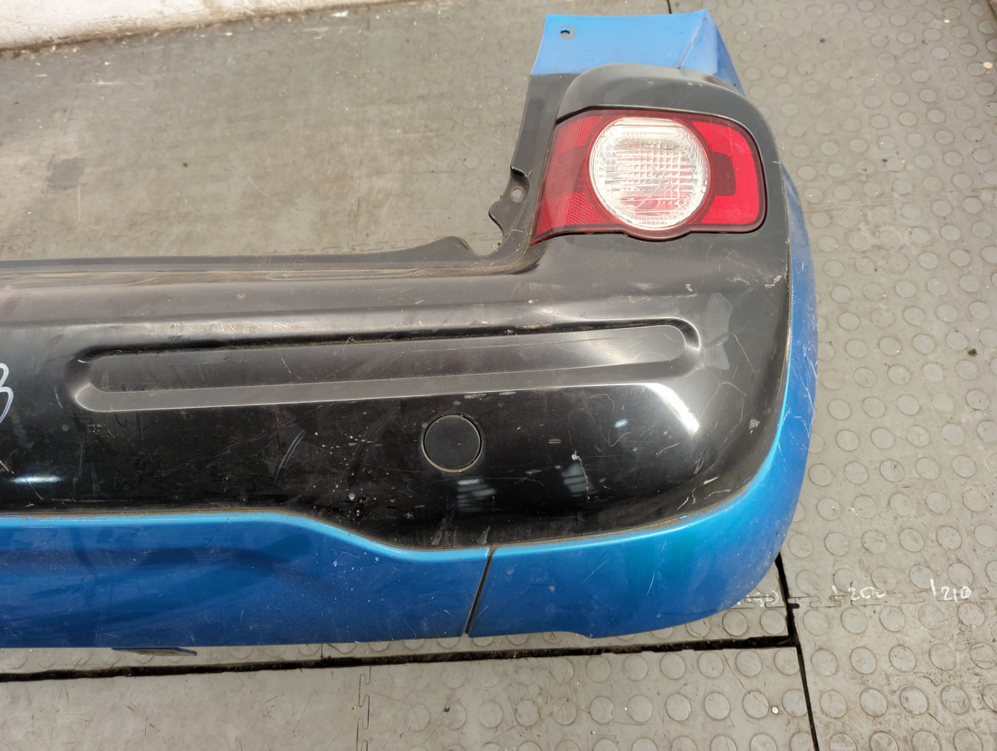 Бампер задний