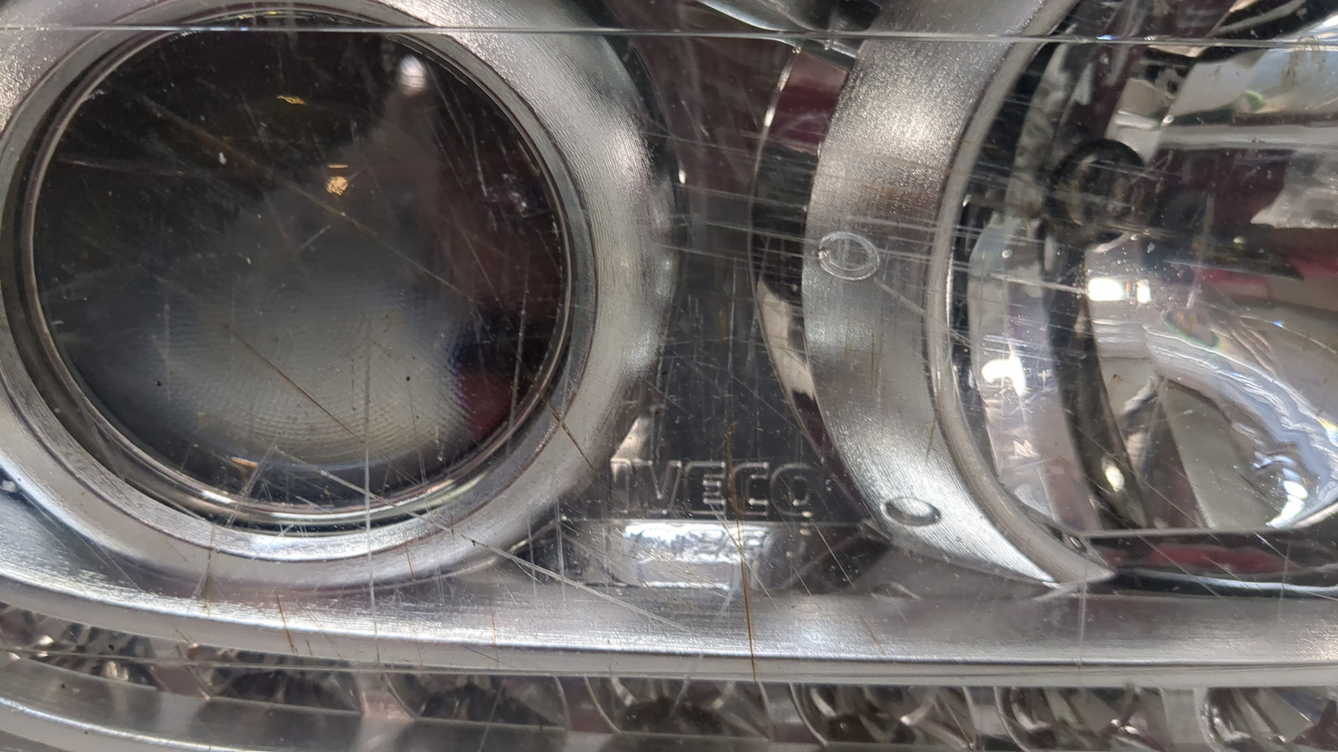 Фара правая