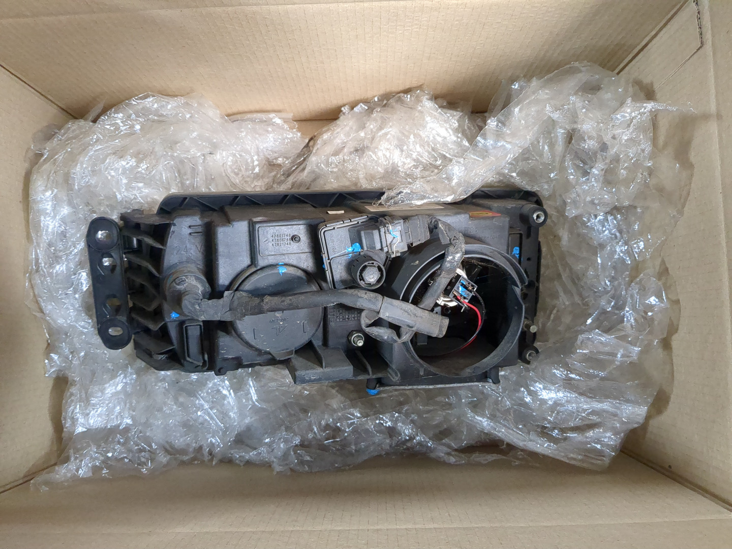 Фара правая