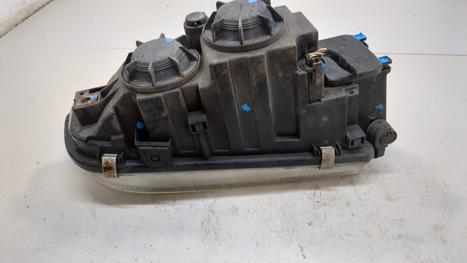 Фара противотуманная левая