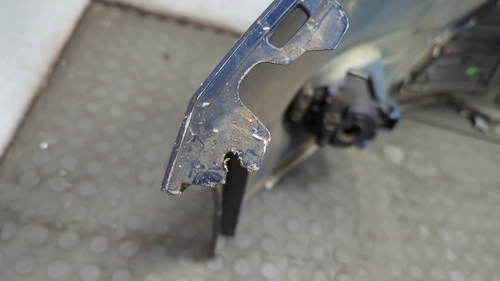 Бампер передний