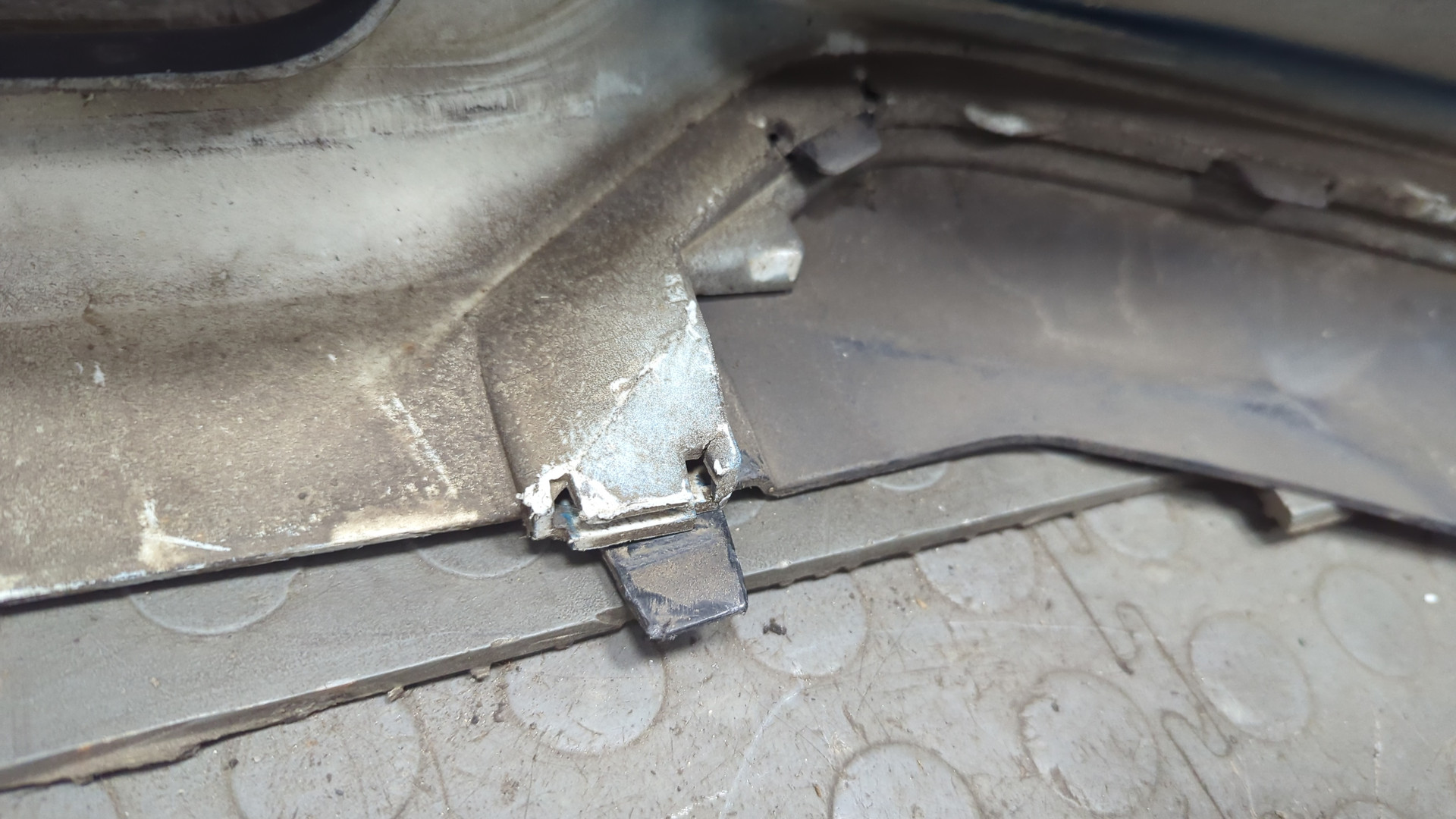 Бампер передний