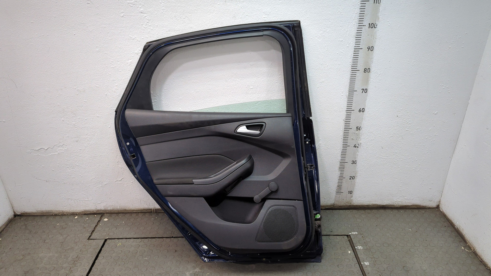 Дверь задняя левая