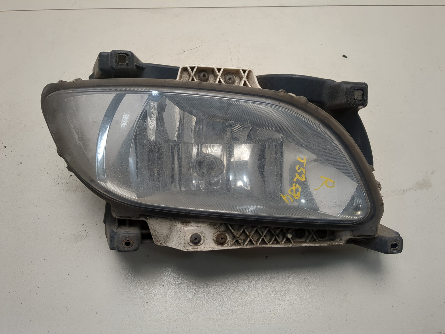 Фара противотуманная правая