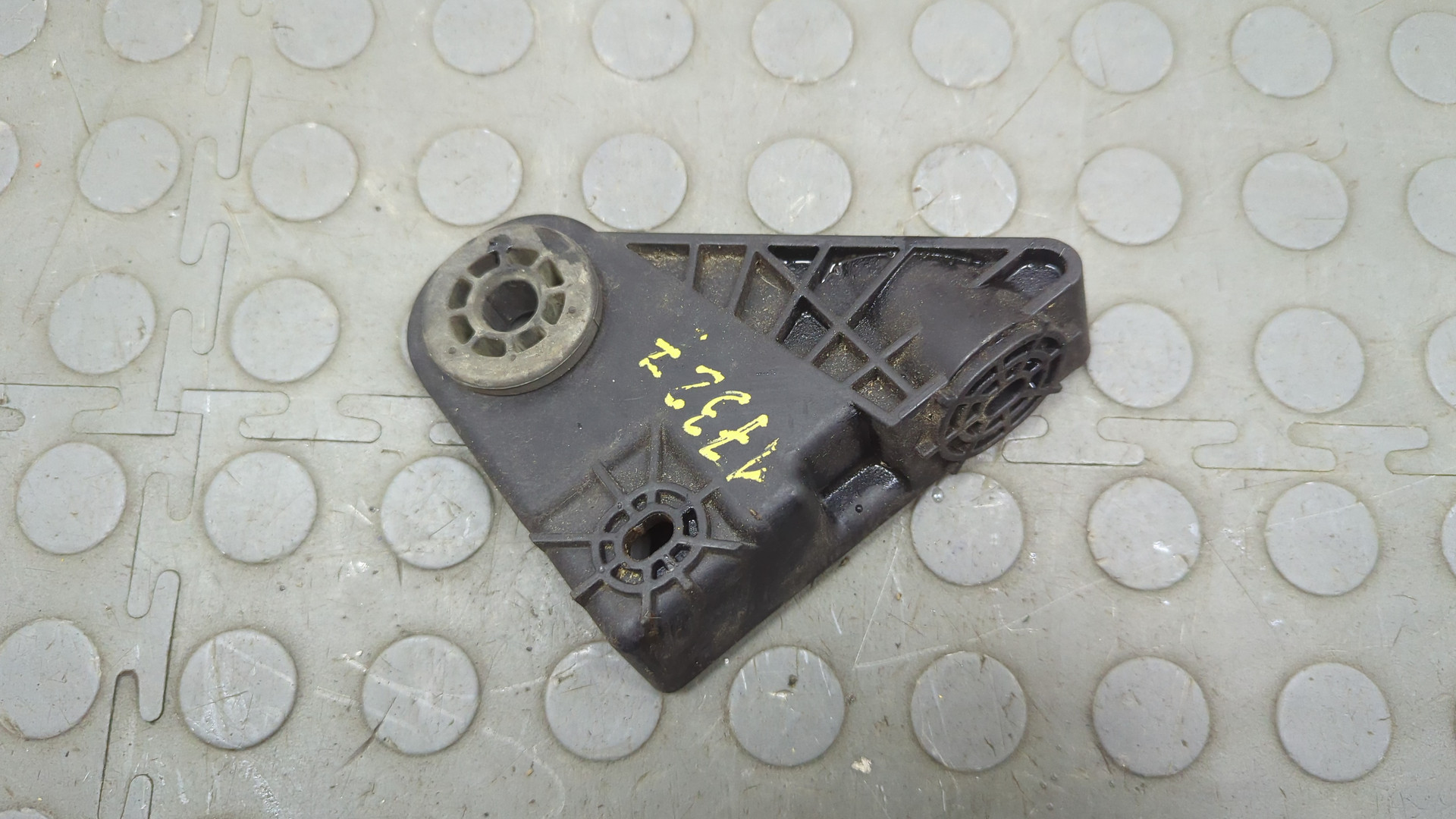 Кронштейн радиатора