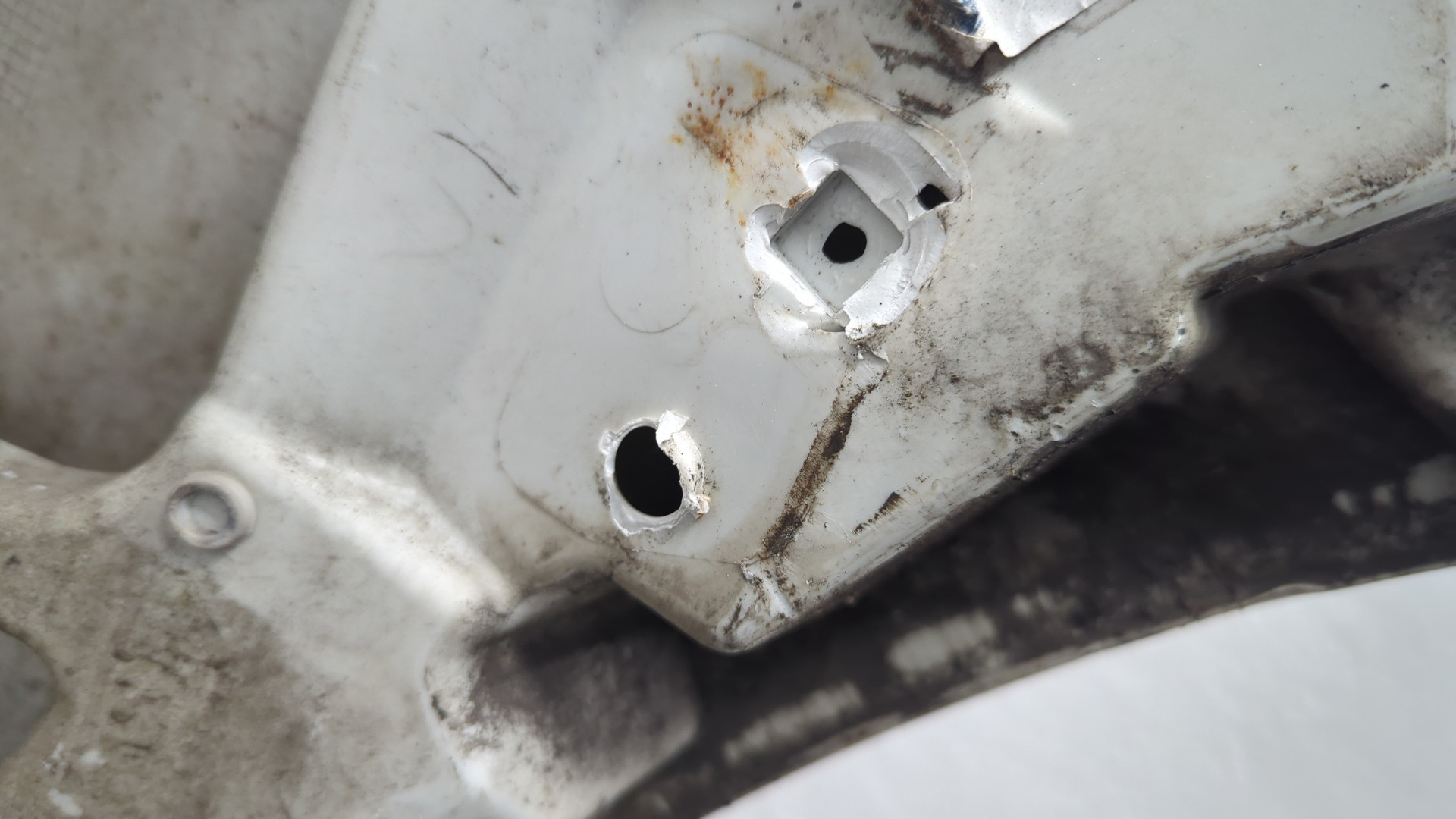 Бампер задний