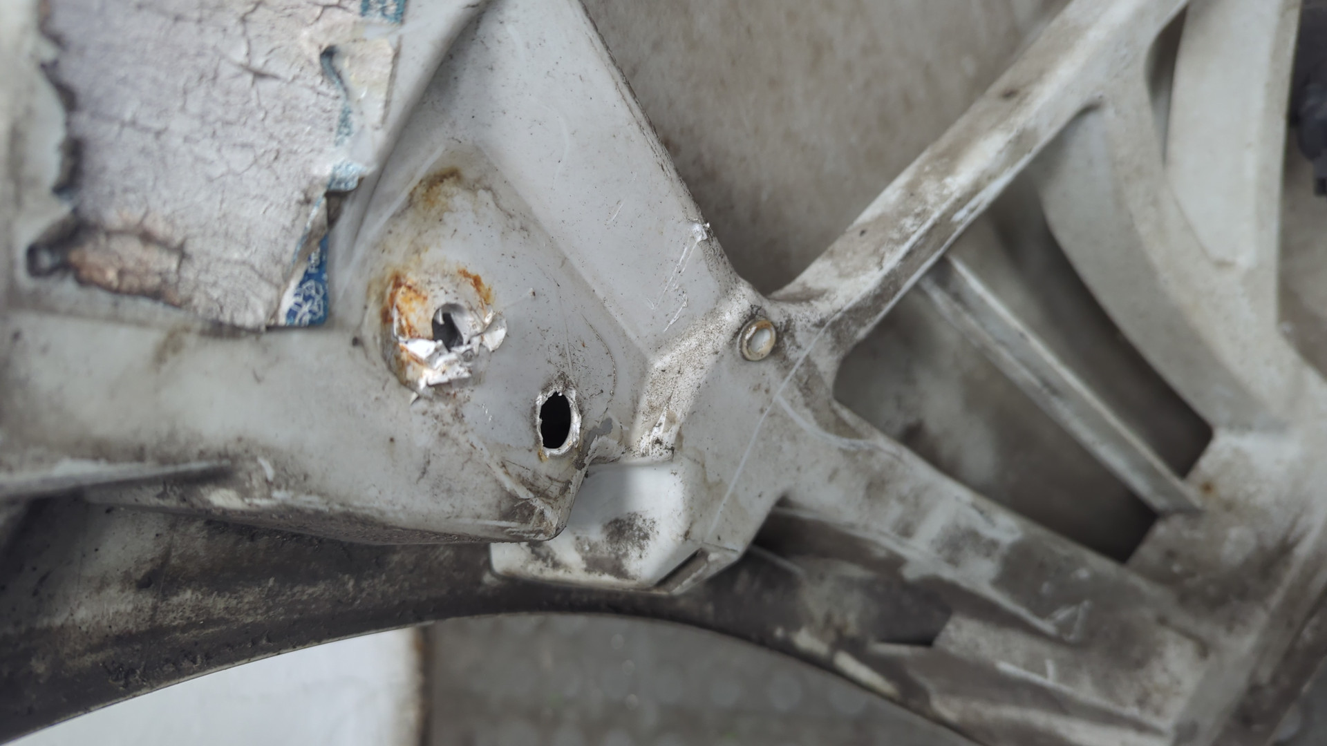 Бампер задний