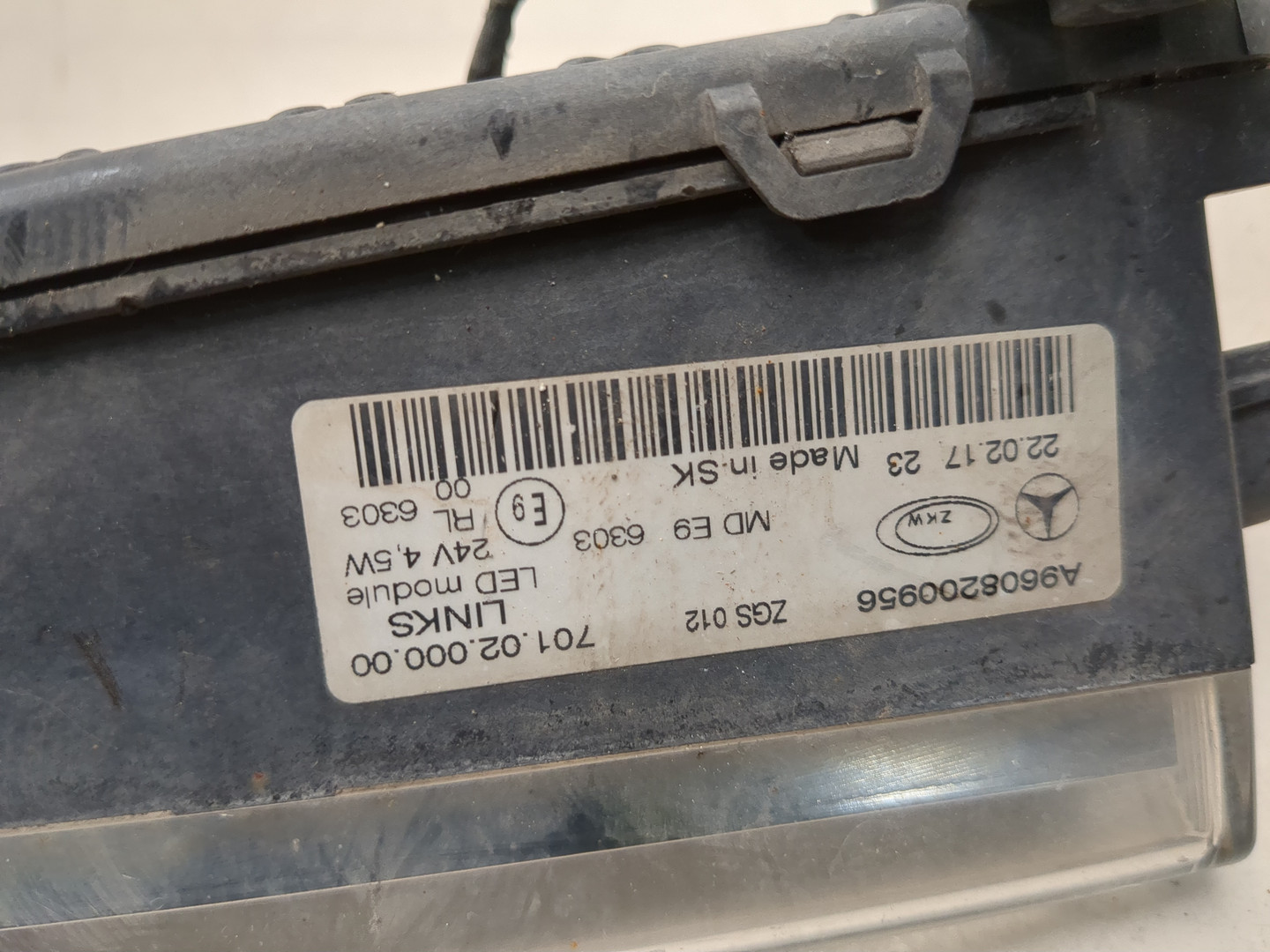 Фара противотуманная левая