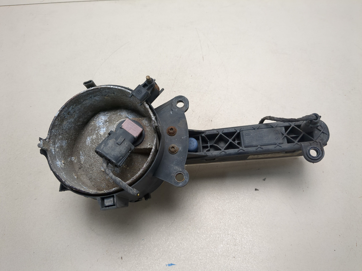 Фара противотуманная левая