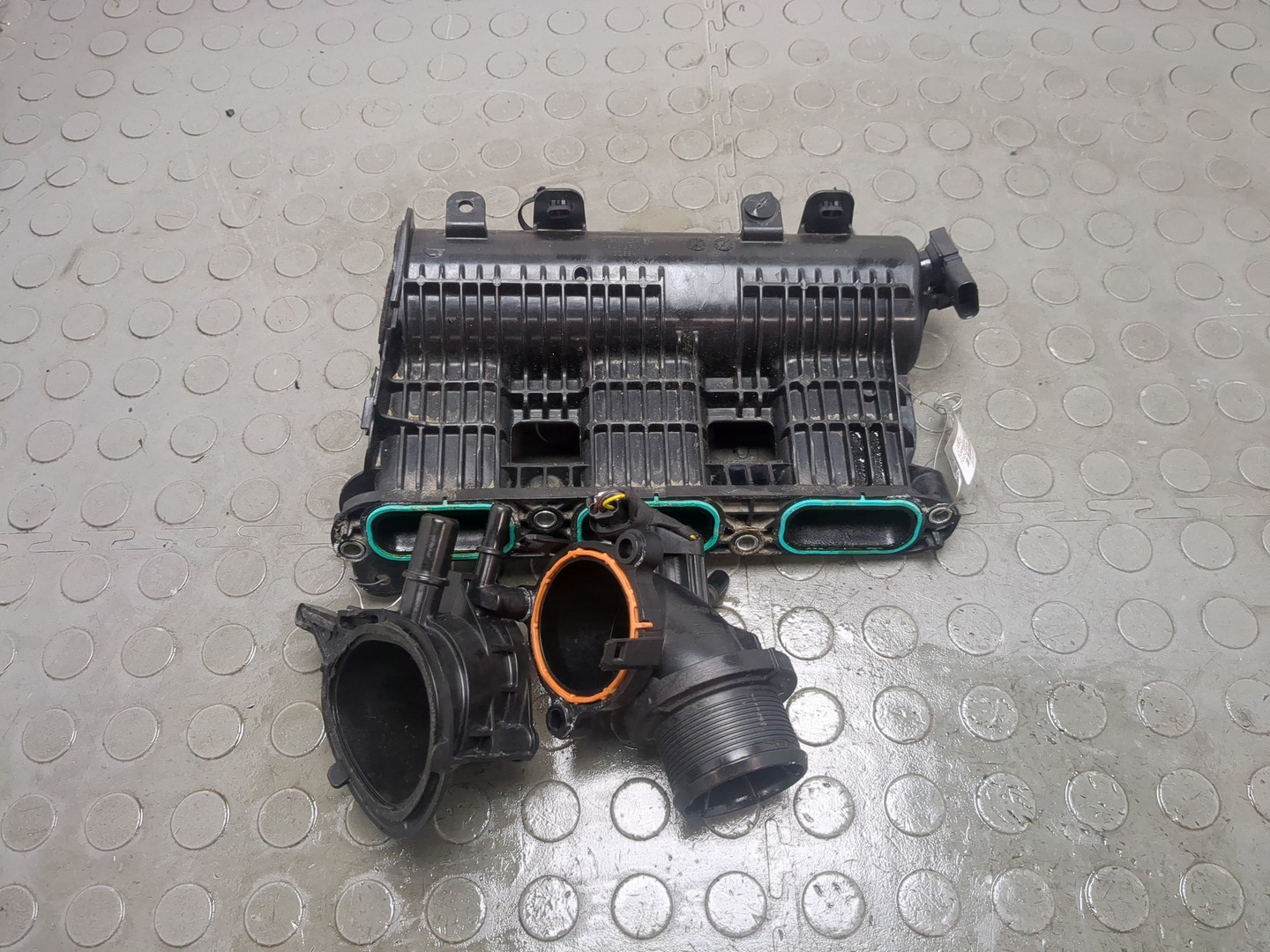 Коллектор впускной