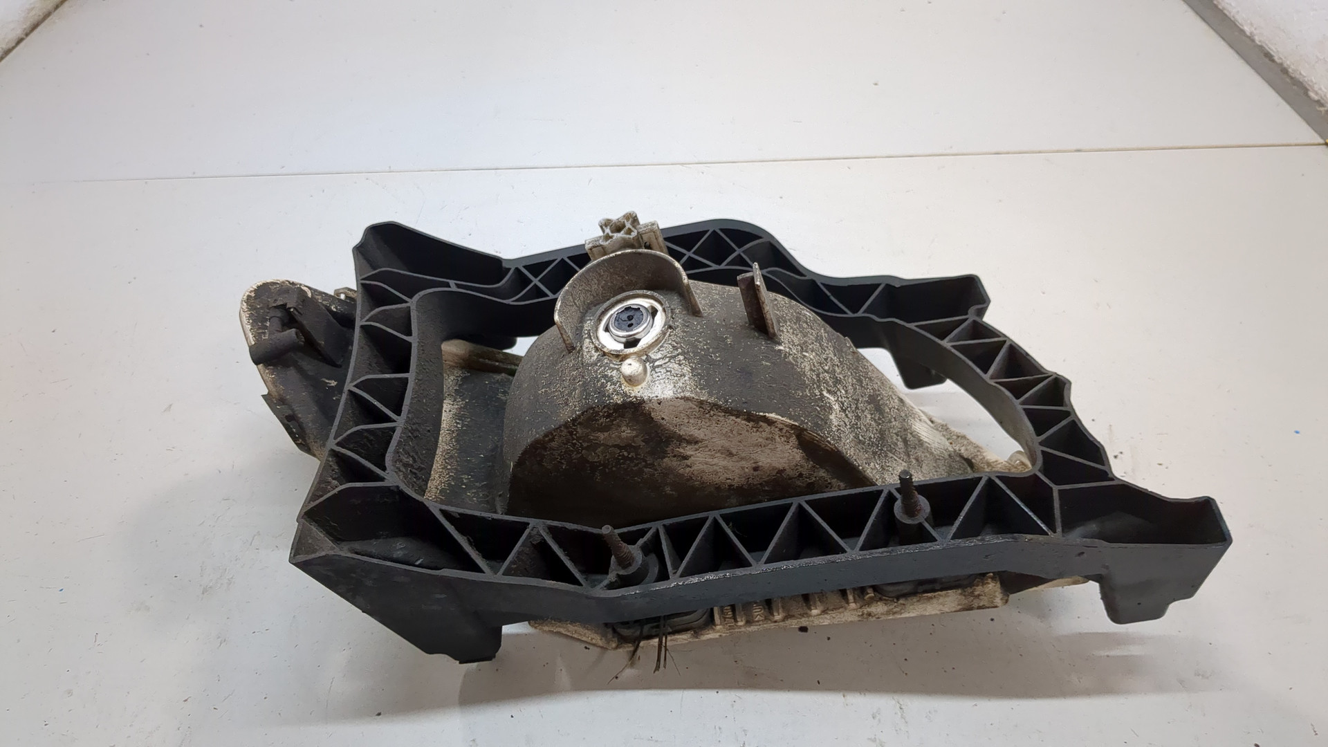 Фара противотуманная левая