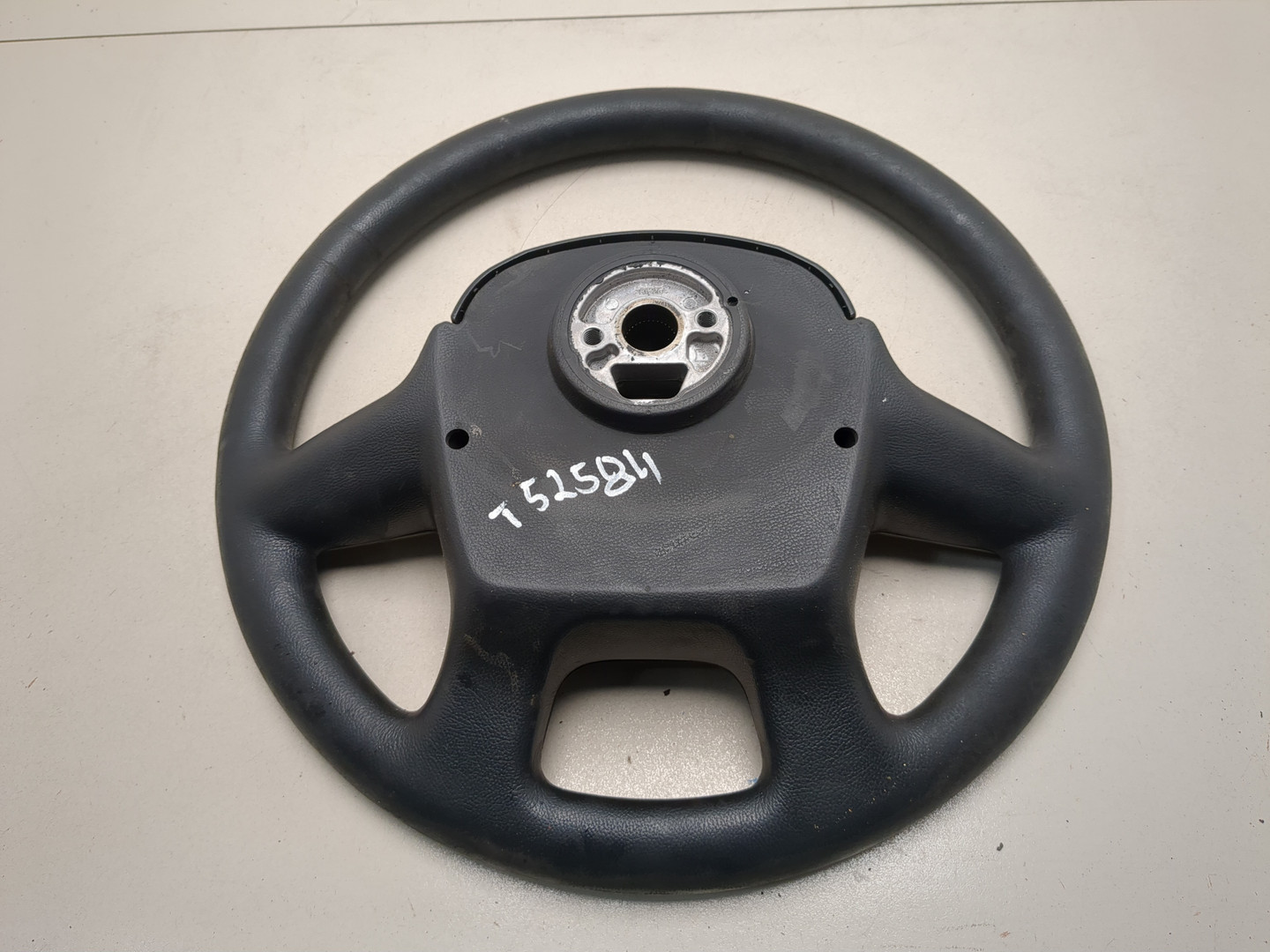 Рулевое колесо (руль)