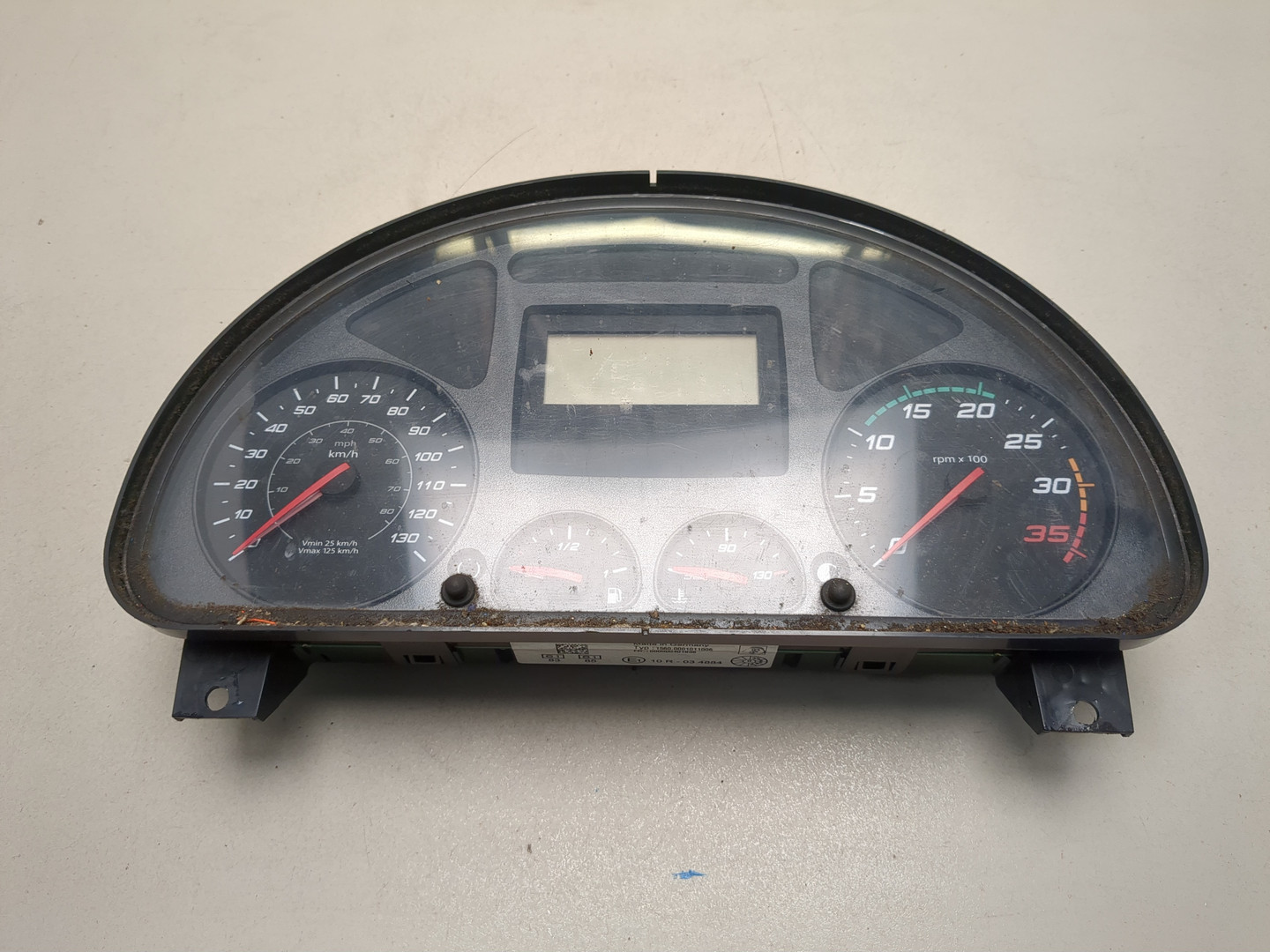 Панель приборов