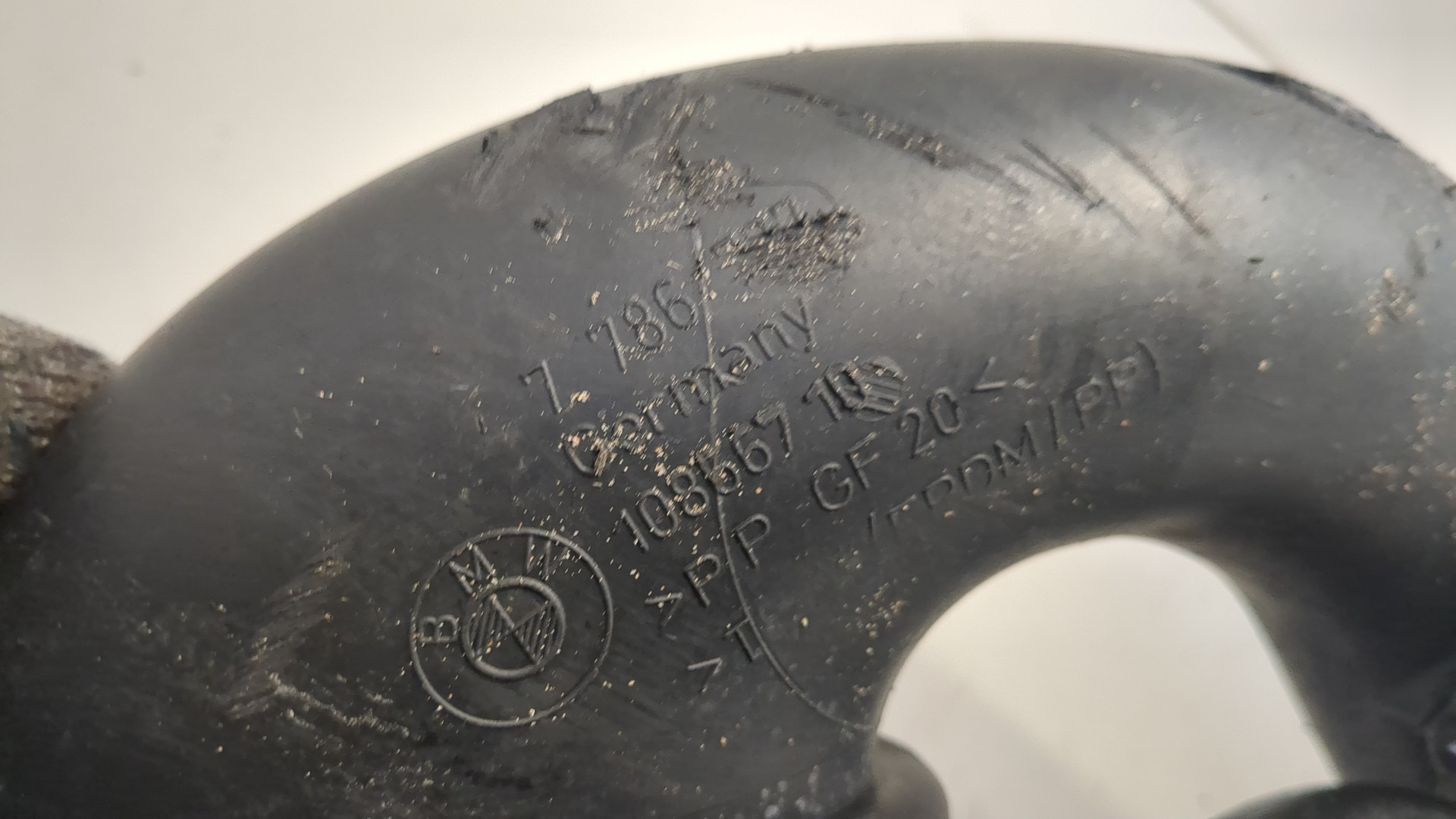 Патрубок воздушного фильтра