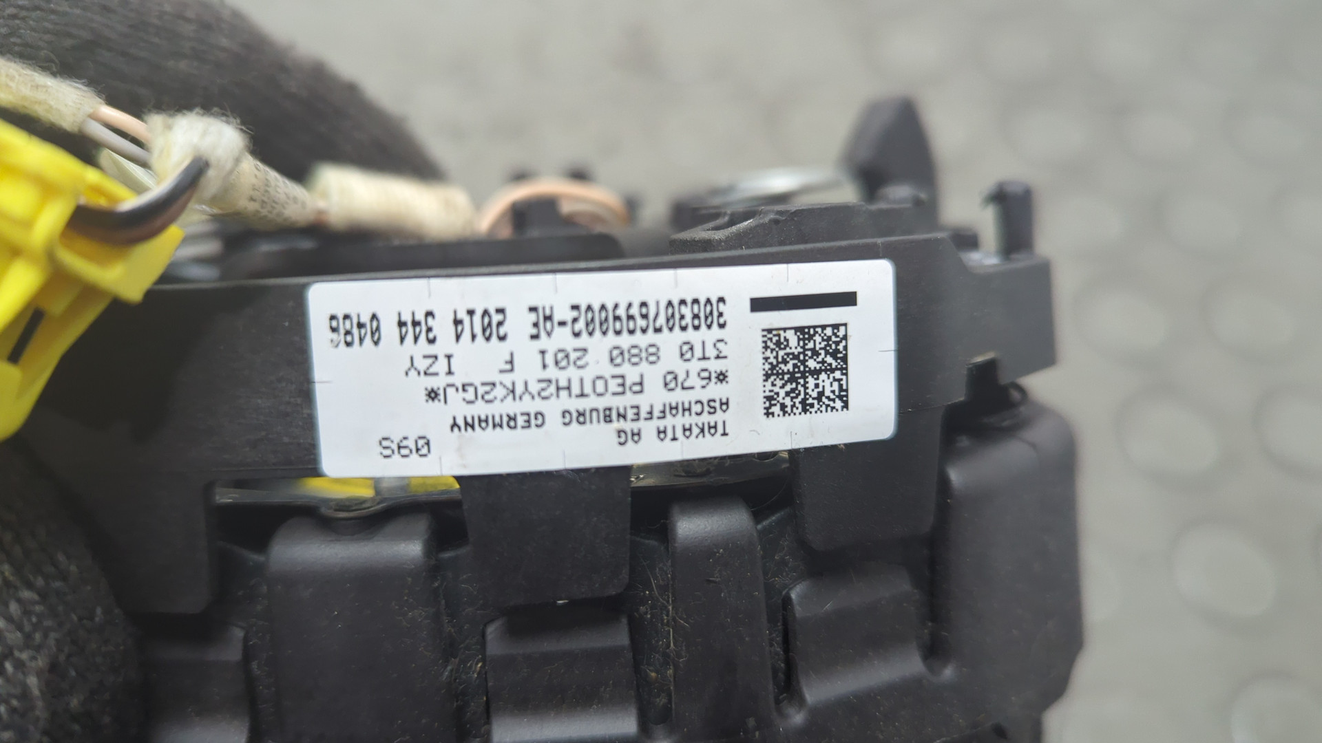 Подушка безопасности в рулевое колесо