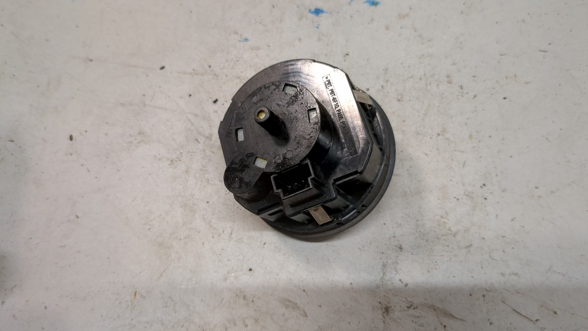 Переключатель света фар