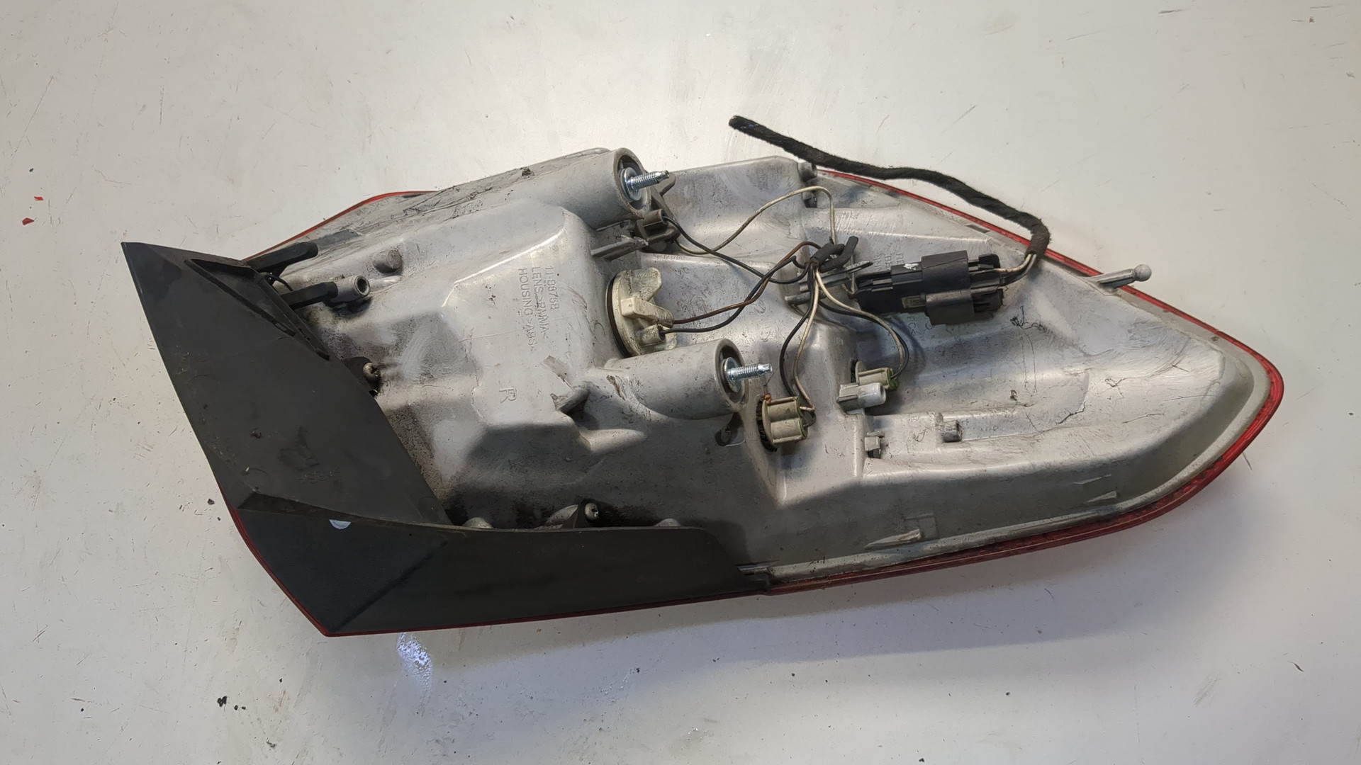 Фонарь задний правый