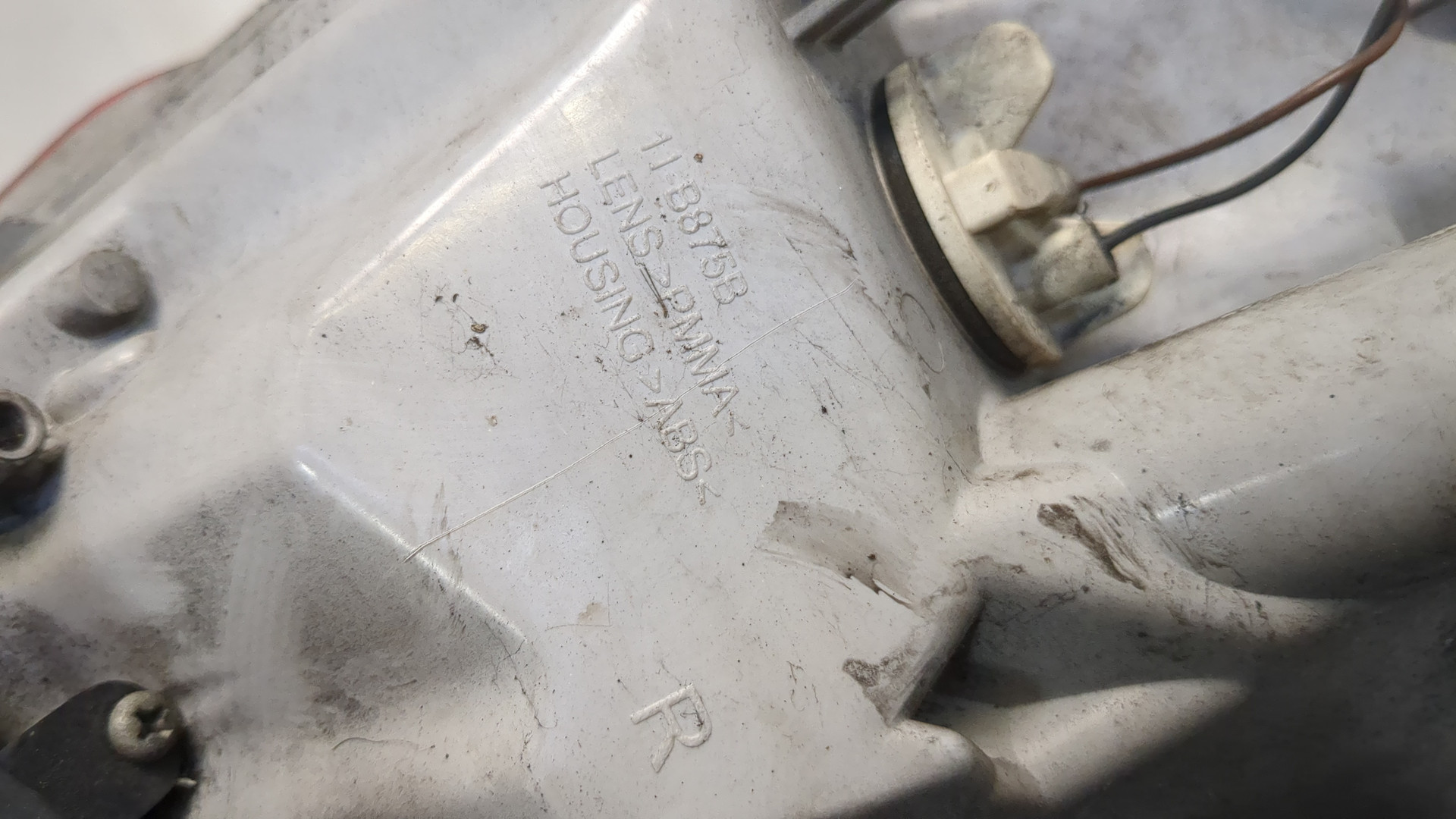 Фонарь задний правый