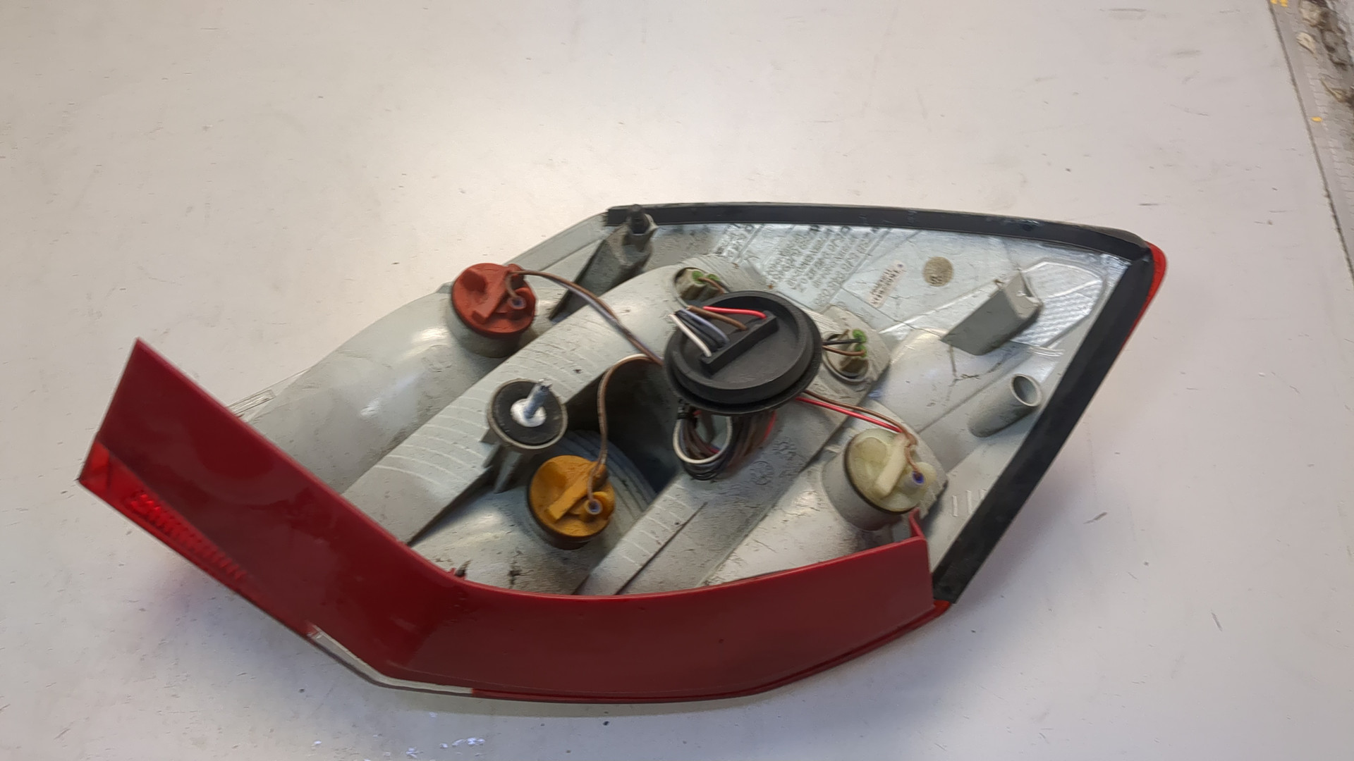 Фонарь задний правый