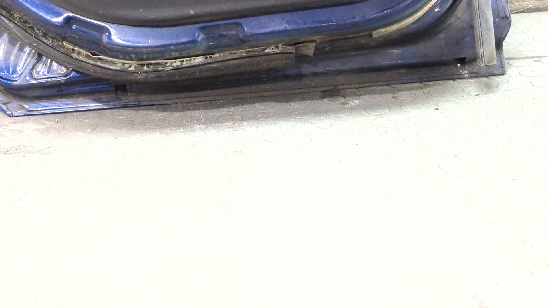 Дверь задняя левая