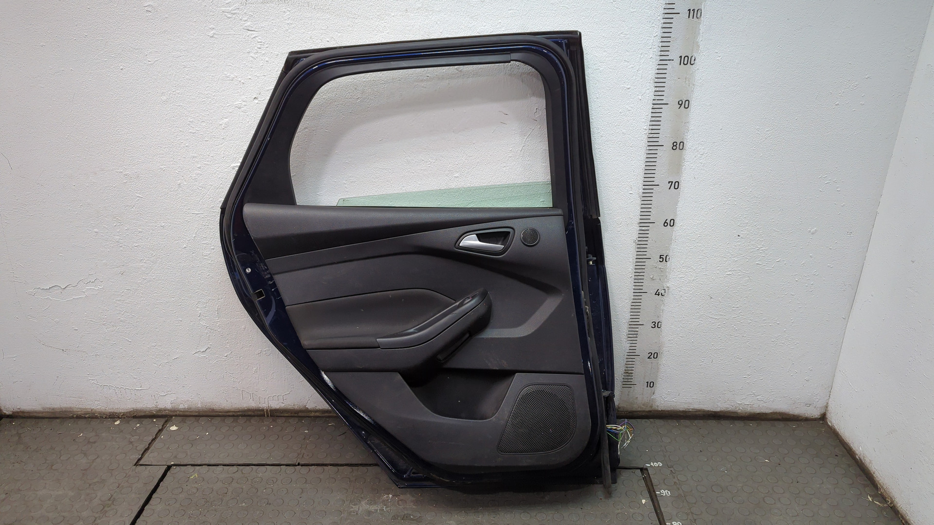 Дверь задняя левая