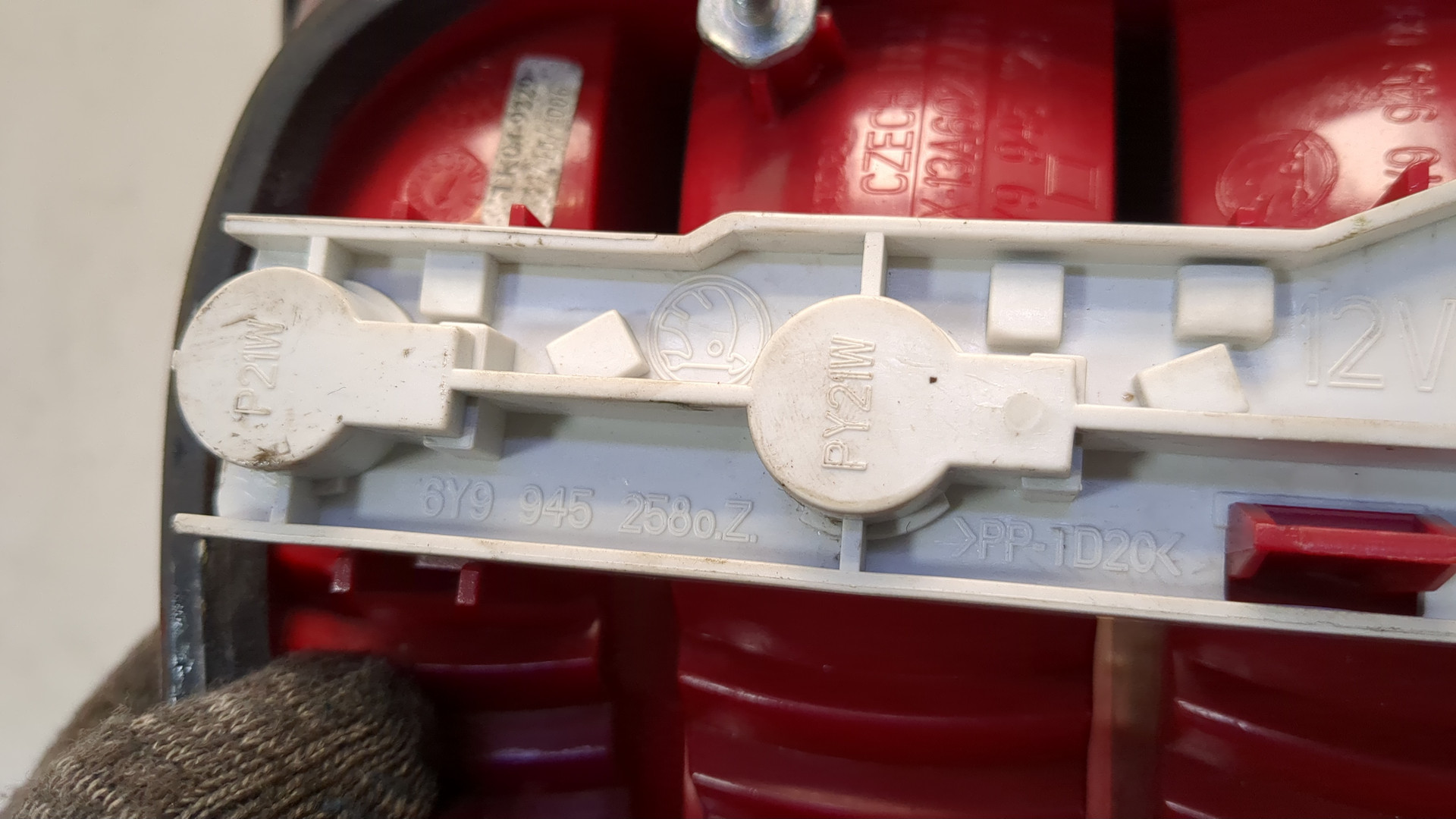 Фонарь задний правый