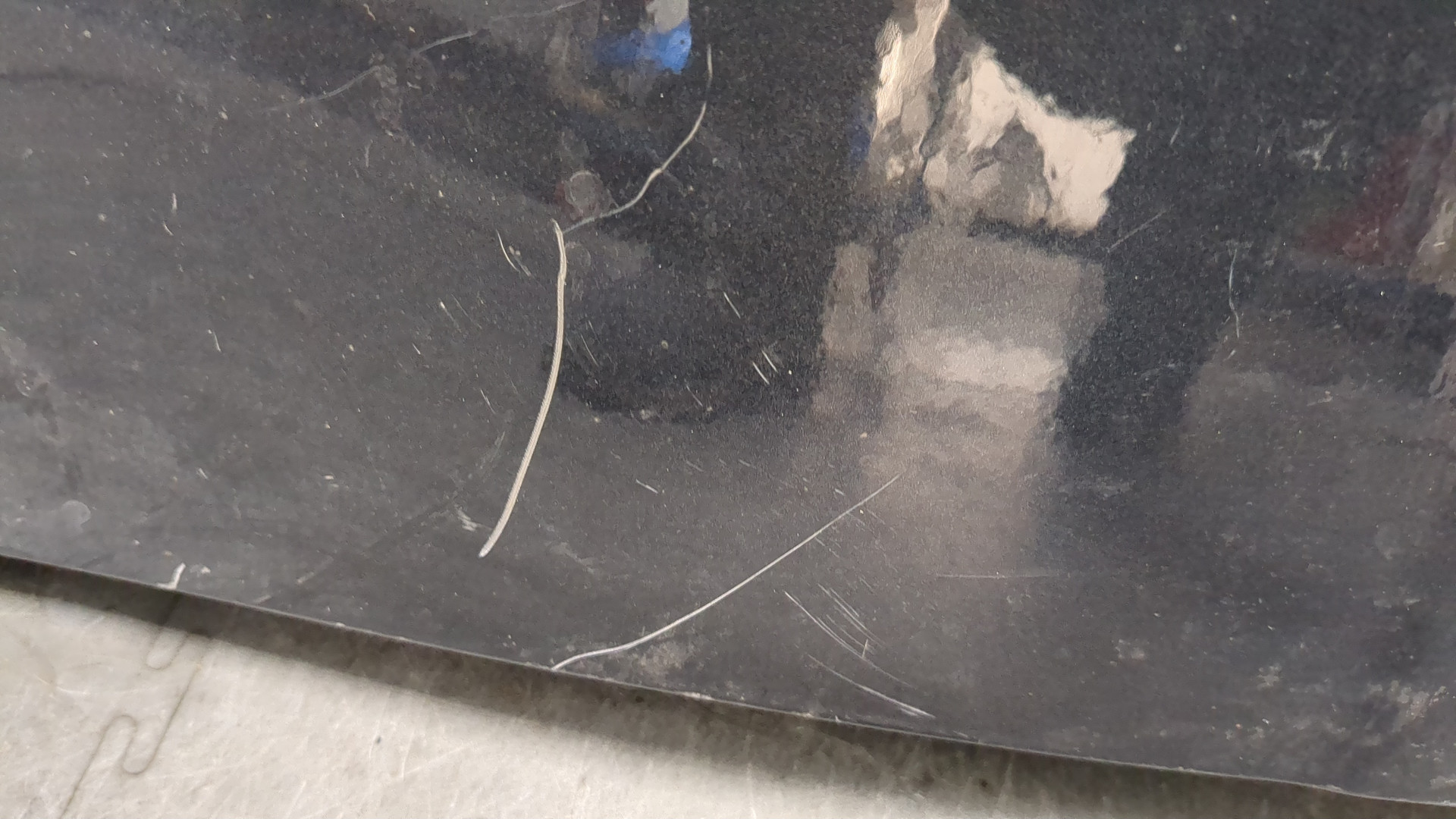 Крыло переднее левое