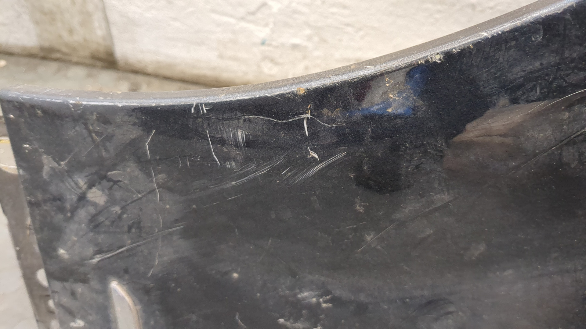 Крыло переднее левое